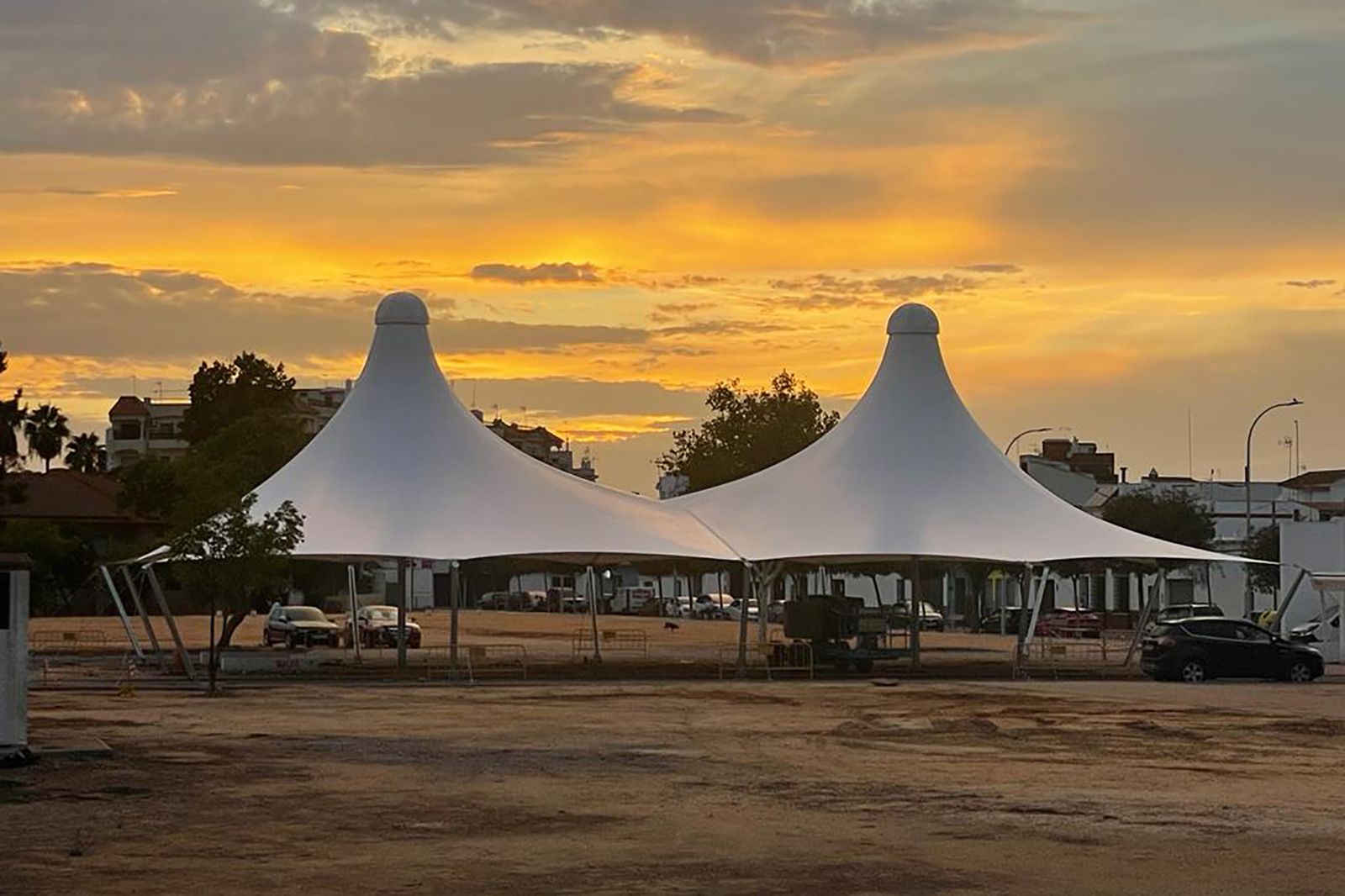 Carpas del recinto ferial de San Juan del Puerto.