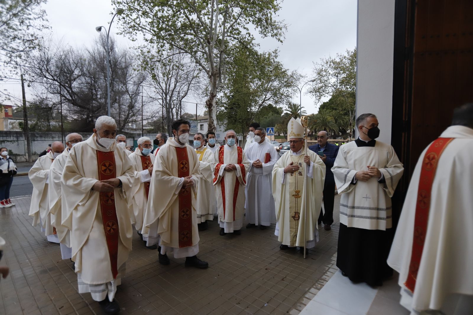Imágenes de la consagración de la parroquia Cristo Sacerdote