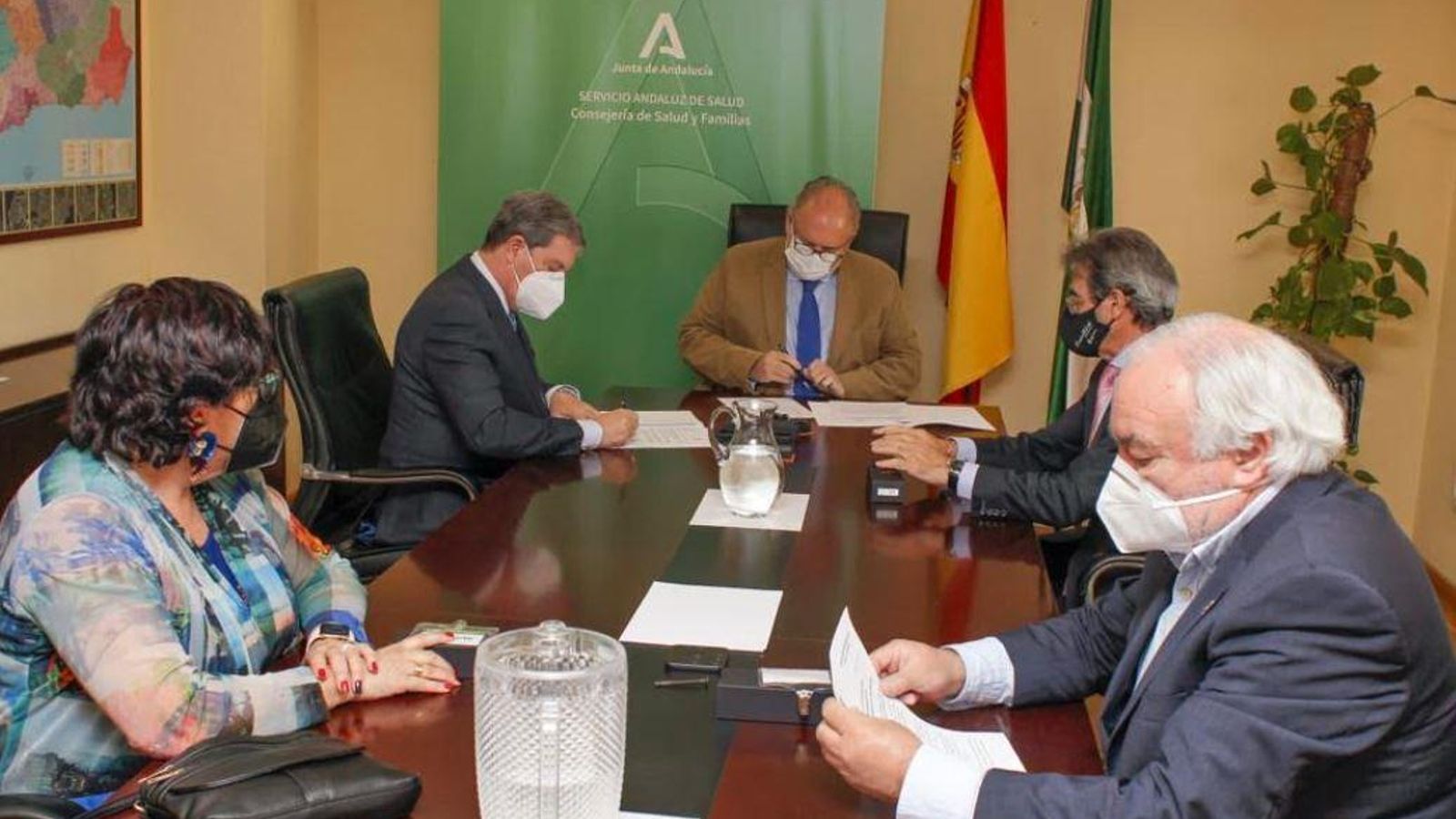 Firma del convenio entre el SAS y el CAE