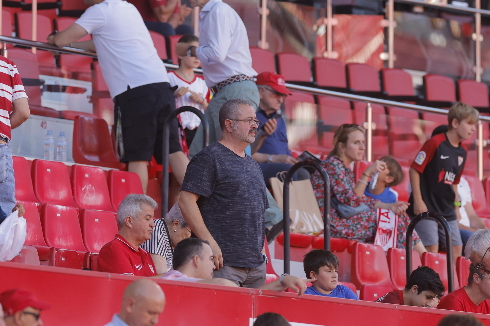 Búscate en las fotos del Sevilla-Español