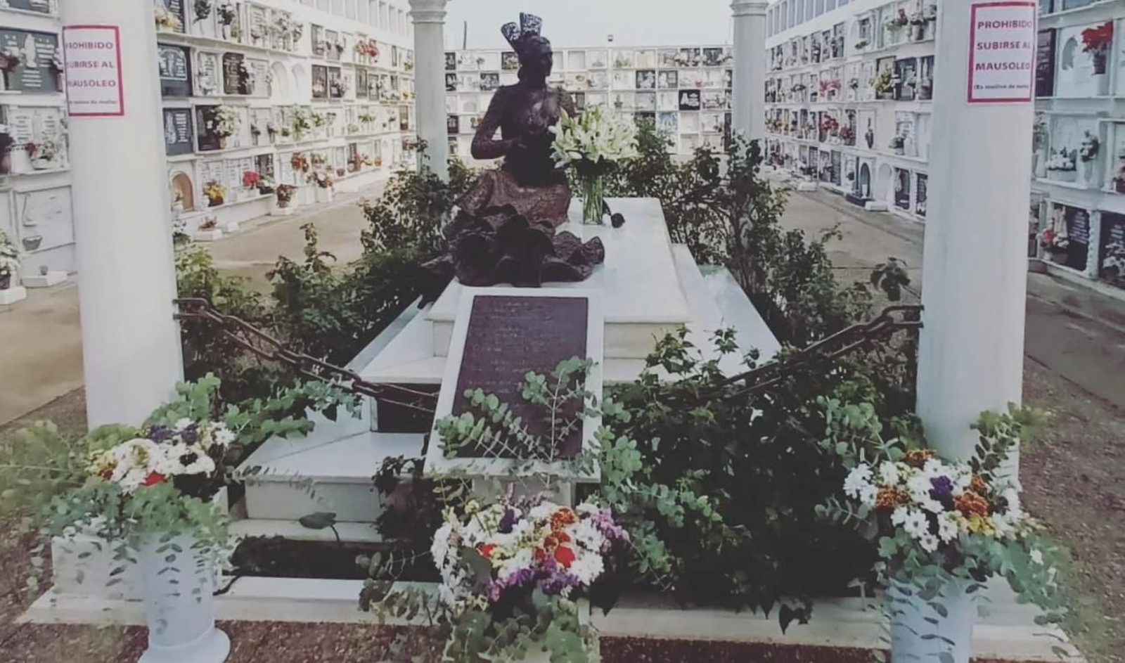 El mausoleo de Rocío Jurado en el cementerio de Chipiona, el pasado lunes.
