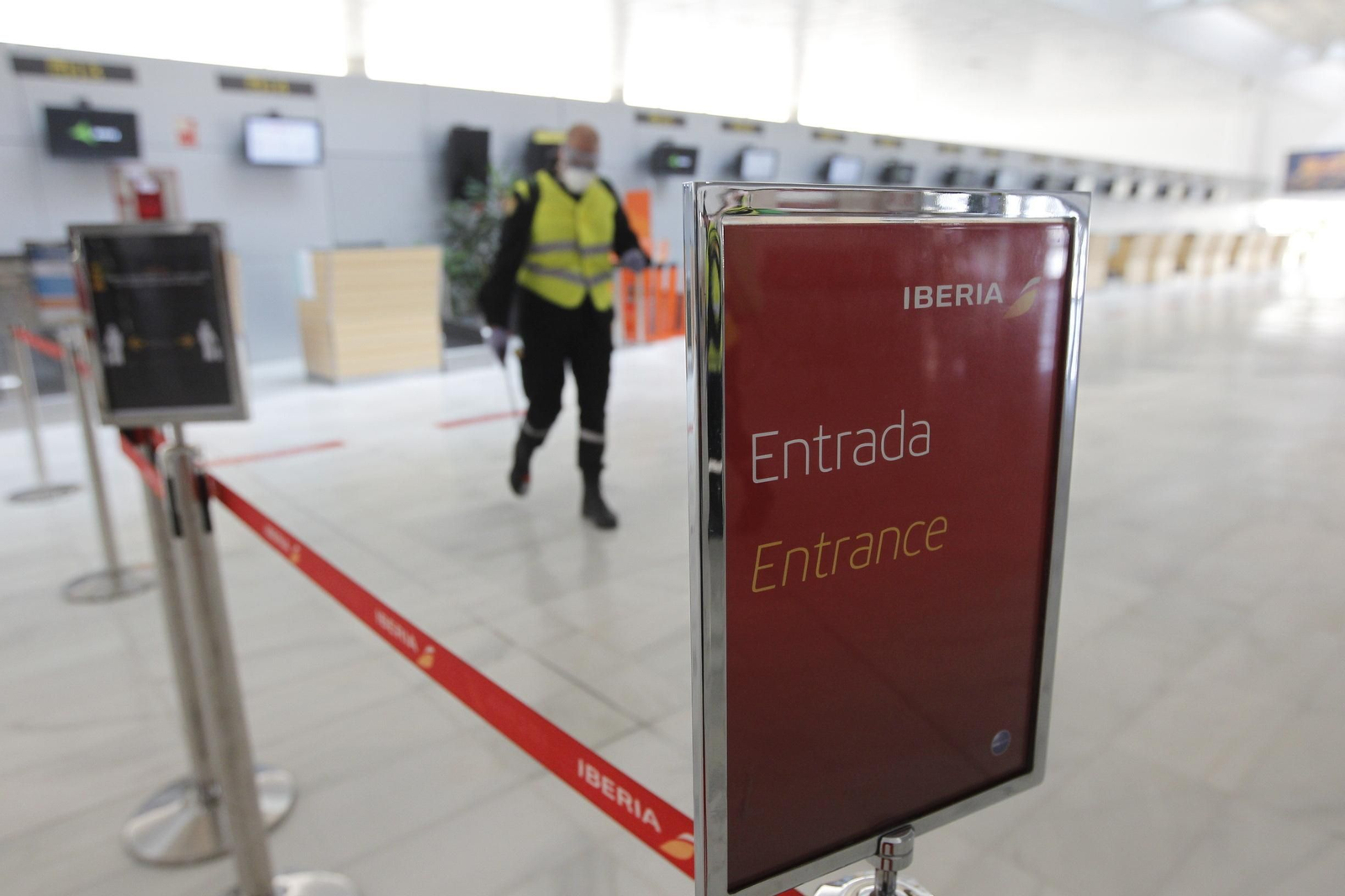 Fotogalería actuación INFOCA y UME por el coronavirus en Almería. Covid-19