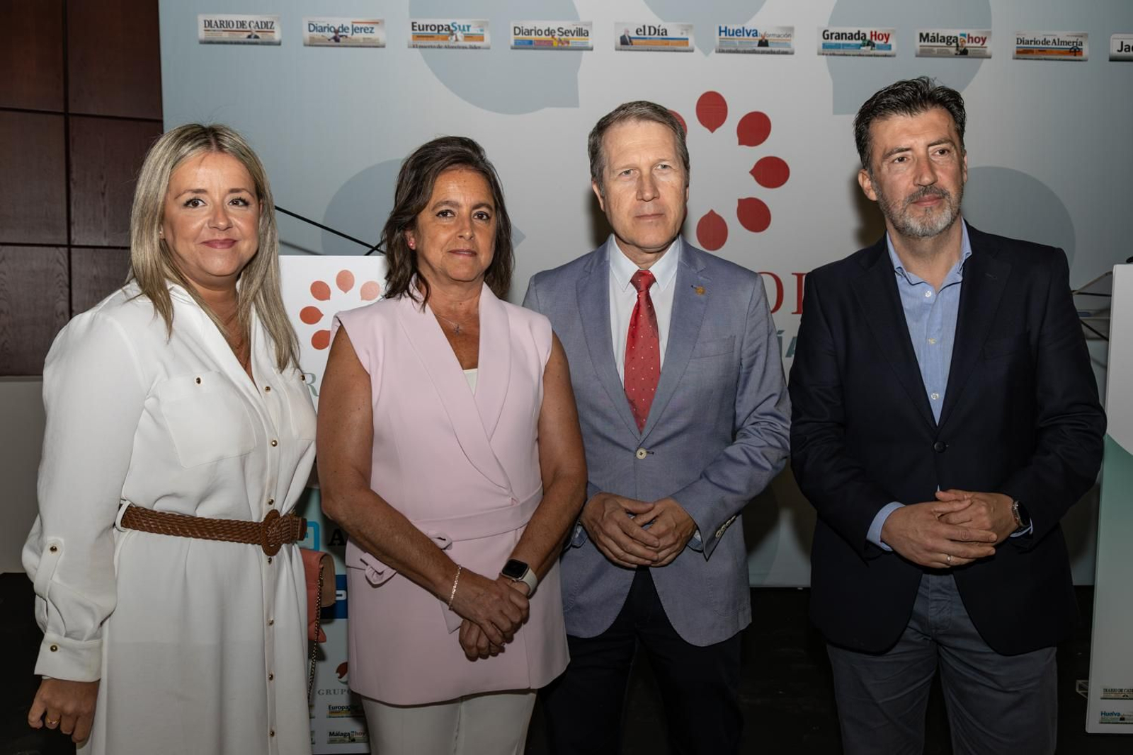 La sociedad jiennnese ha acompañado al Grupo Joly en su desayuno con la consejera.