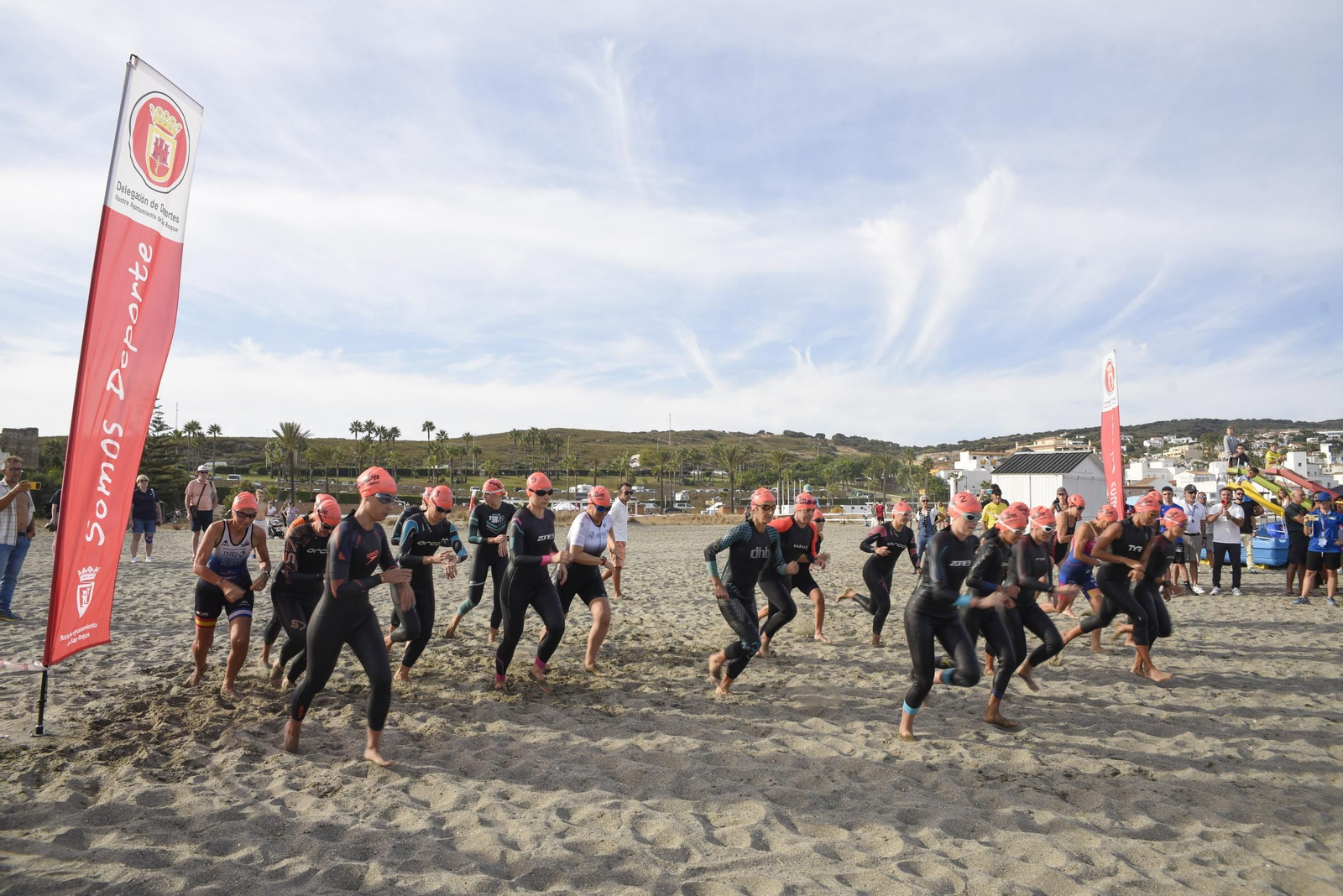 Búscate en las fotos del XI Triatlón de San Roque