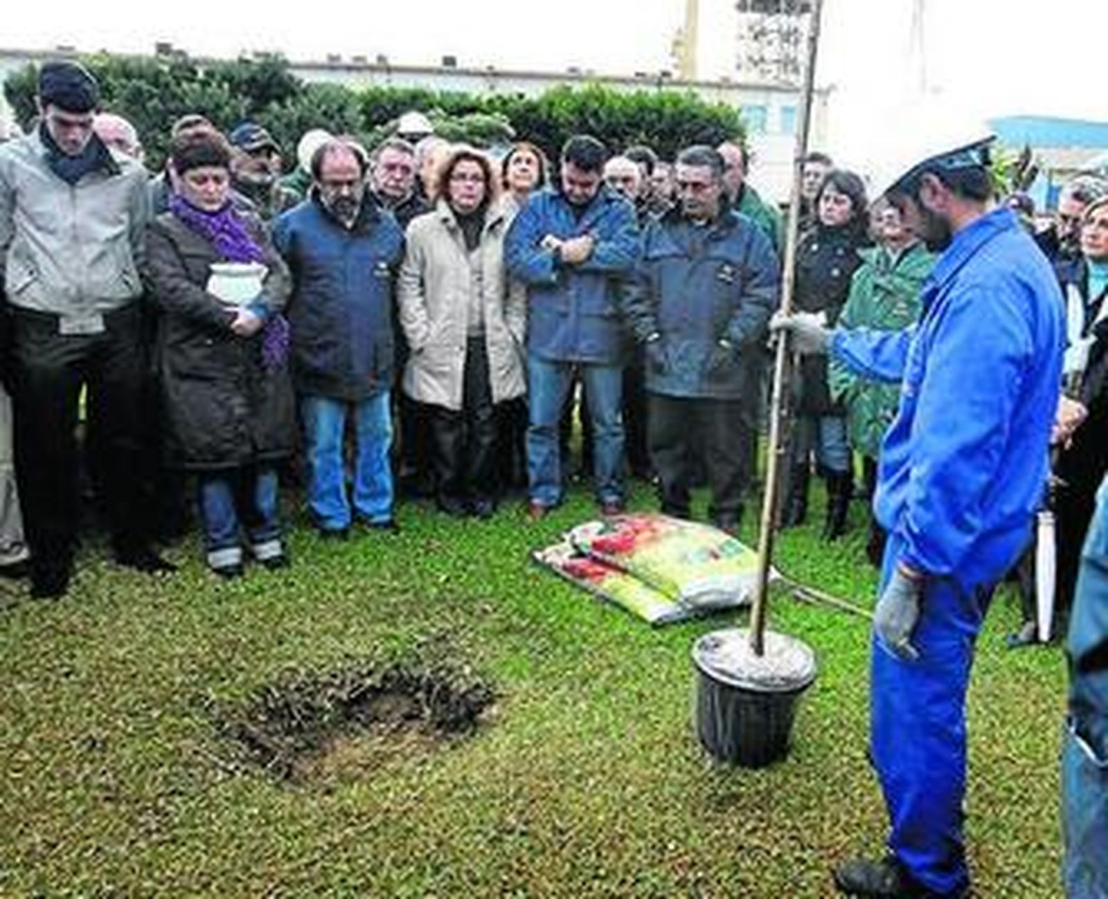 Las cenizas de Jesús Gargallo descansan desde el martes en el astillero.