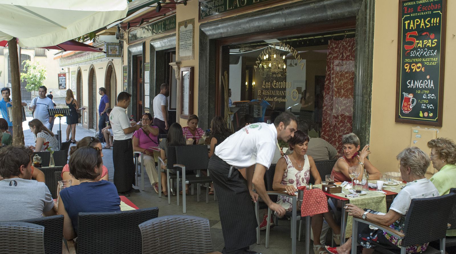 Veladores en el centro de Sevilla