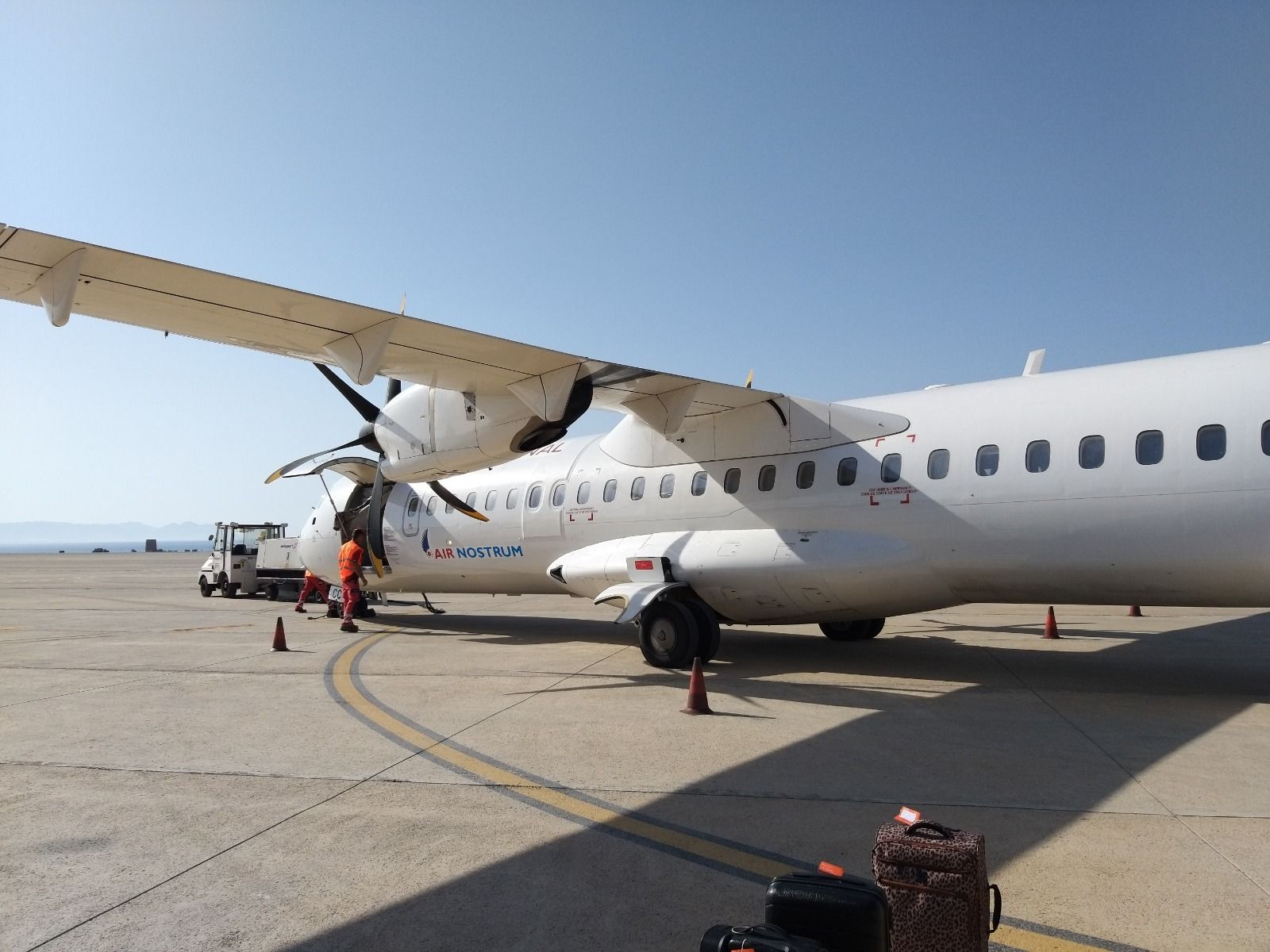 Un avión de Air Nostrum que opera la ruta aérea Sevilla-Almería.