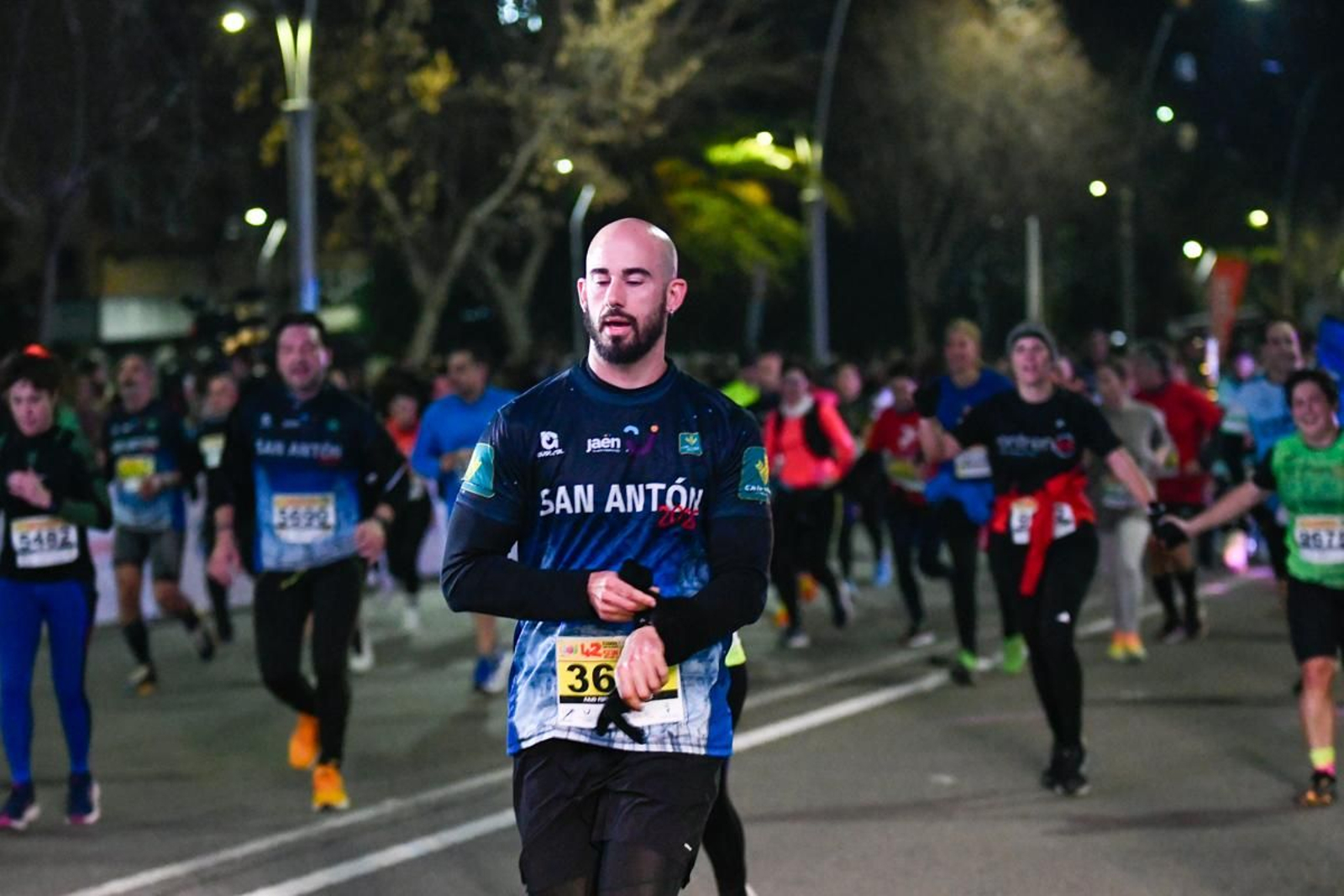 En imágenes: búscate en tu llegada a meta de la Carrera de San Antón 2025 (10)