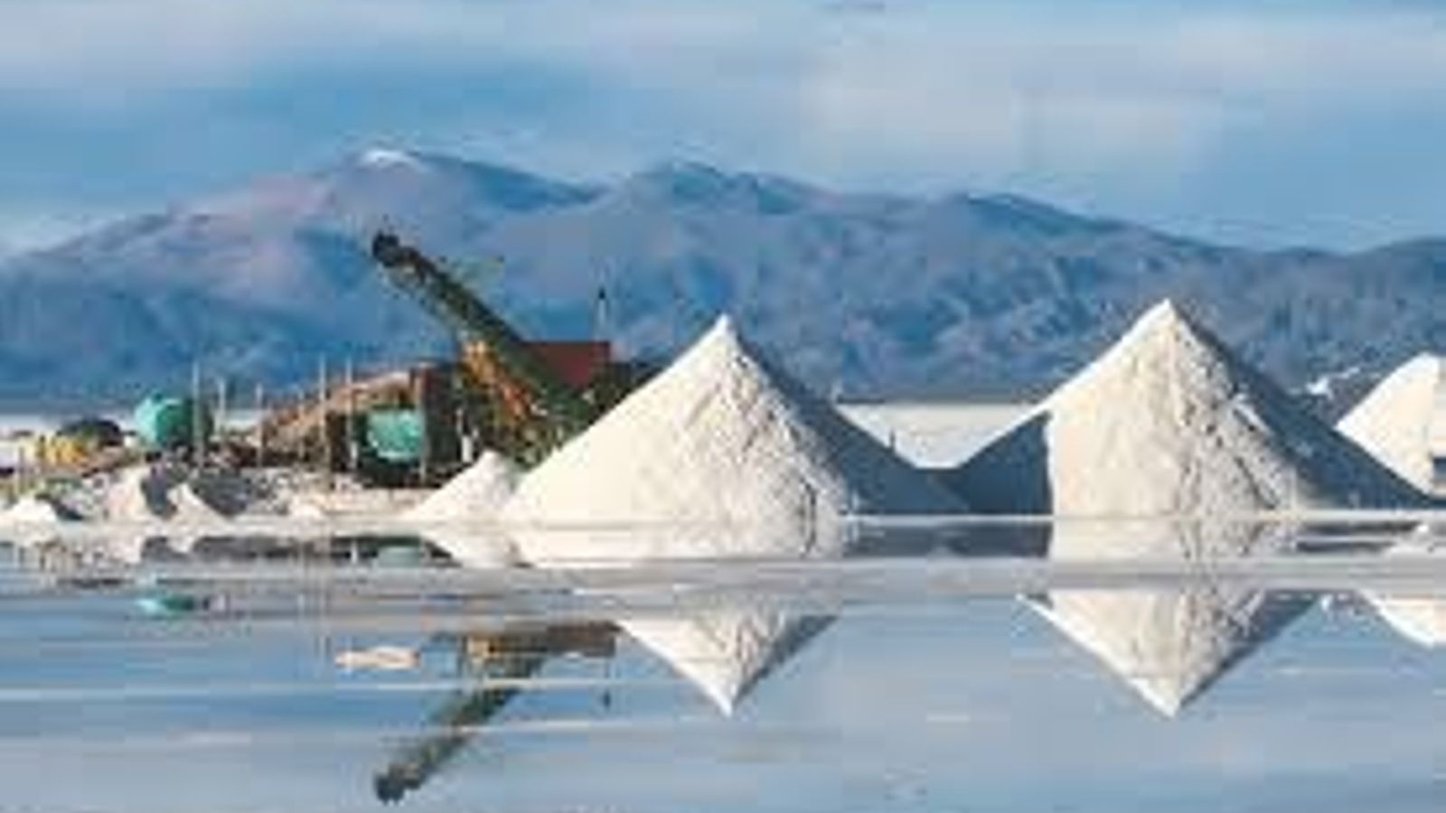 A nivel europeo, las mayores reservas de litio se encuentran en República Checa (31 por ciento), Serbia (27) y Ucrania (15). A continuación, aparece España con el 13 por ciento. Estas reservas están localizadas principalmente en Castilla y León, Galicia, Extremadura y Andalucía, específicamente en Cádiz. A nivel europeo, las mayores reservas de litio se encuentran en República Checa (31 por ciento), Serbia (27) y Ucrania (15). A continuación, aparece España con el 13 por ciento. Estas reservas están localizadas principalmente en Castilla y León, Galicia, Extremadura y Andalucía, específicamente en Cádiz.