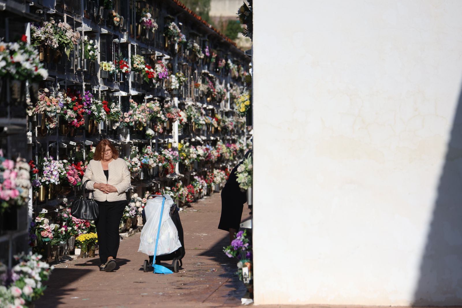 Las imágenes del día de Todos los Santos en el cementerio de San Rafael de Córdoba