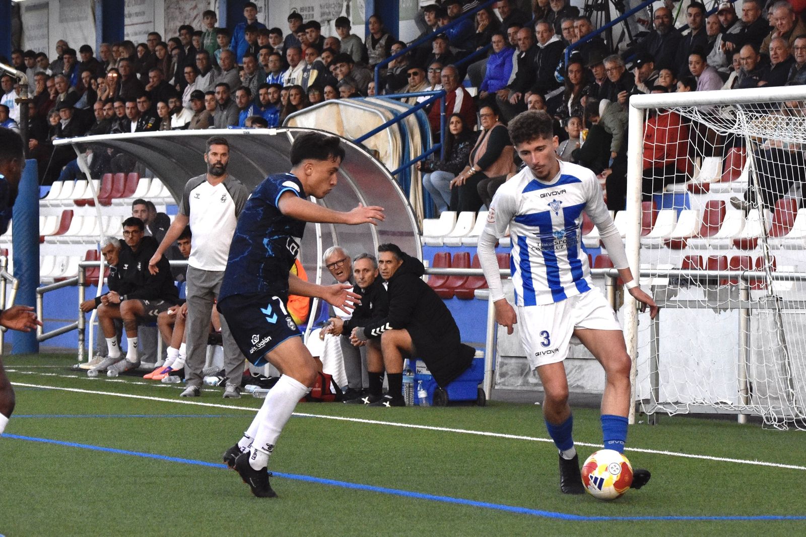 Las fotos del Bollullos CF - Real Balompédica Linense de Tercera Federación (0-0)