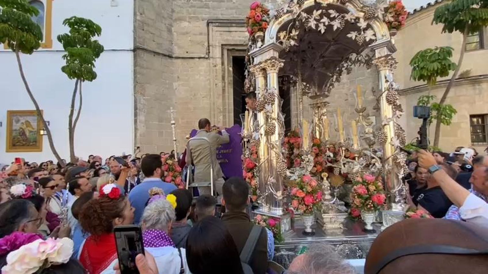 La Hermandad del Rocío de Jerez parte hacia la aldea
