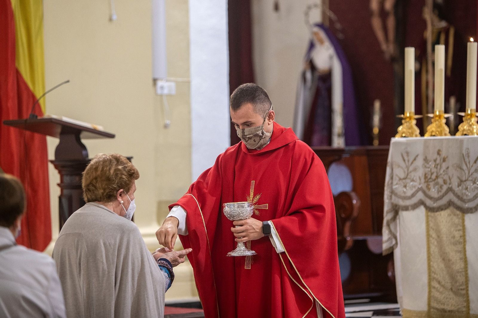 Celebración de la eucaristía en la parroquia de San Francisco.