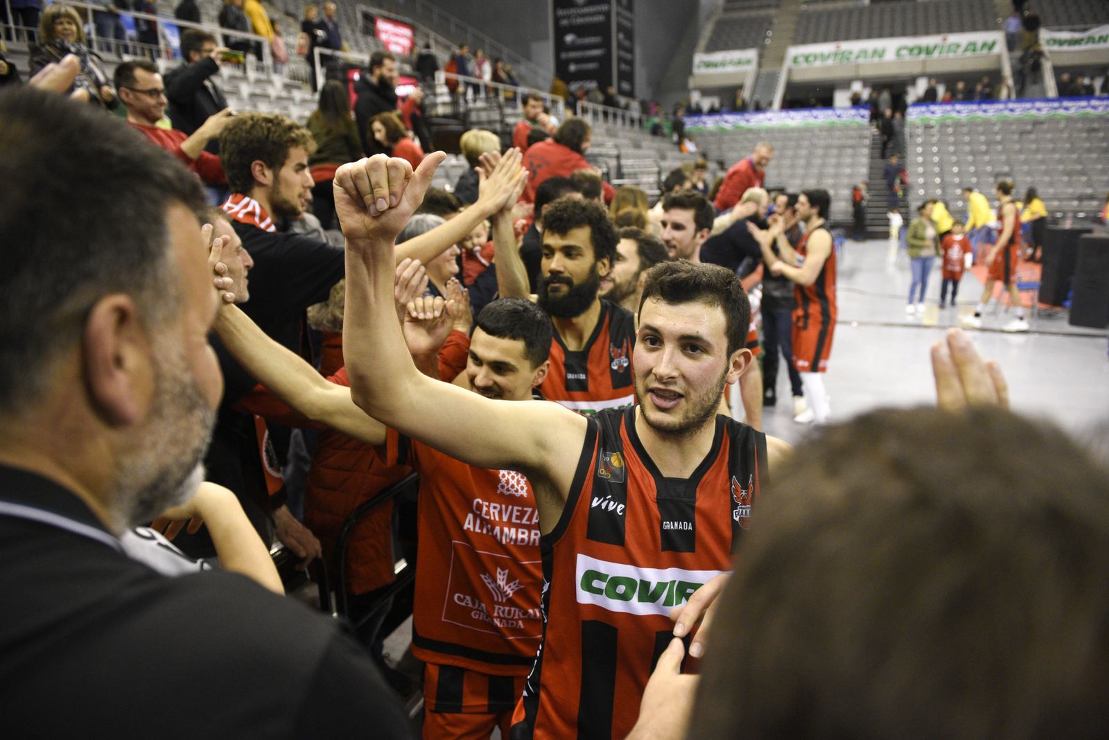 Los aficionados del Covirán disfrutan con los éxitos de su equipo