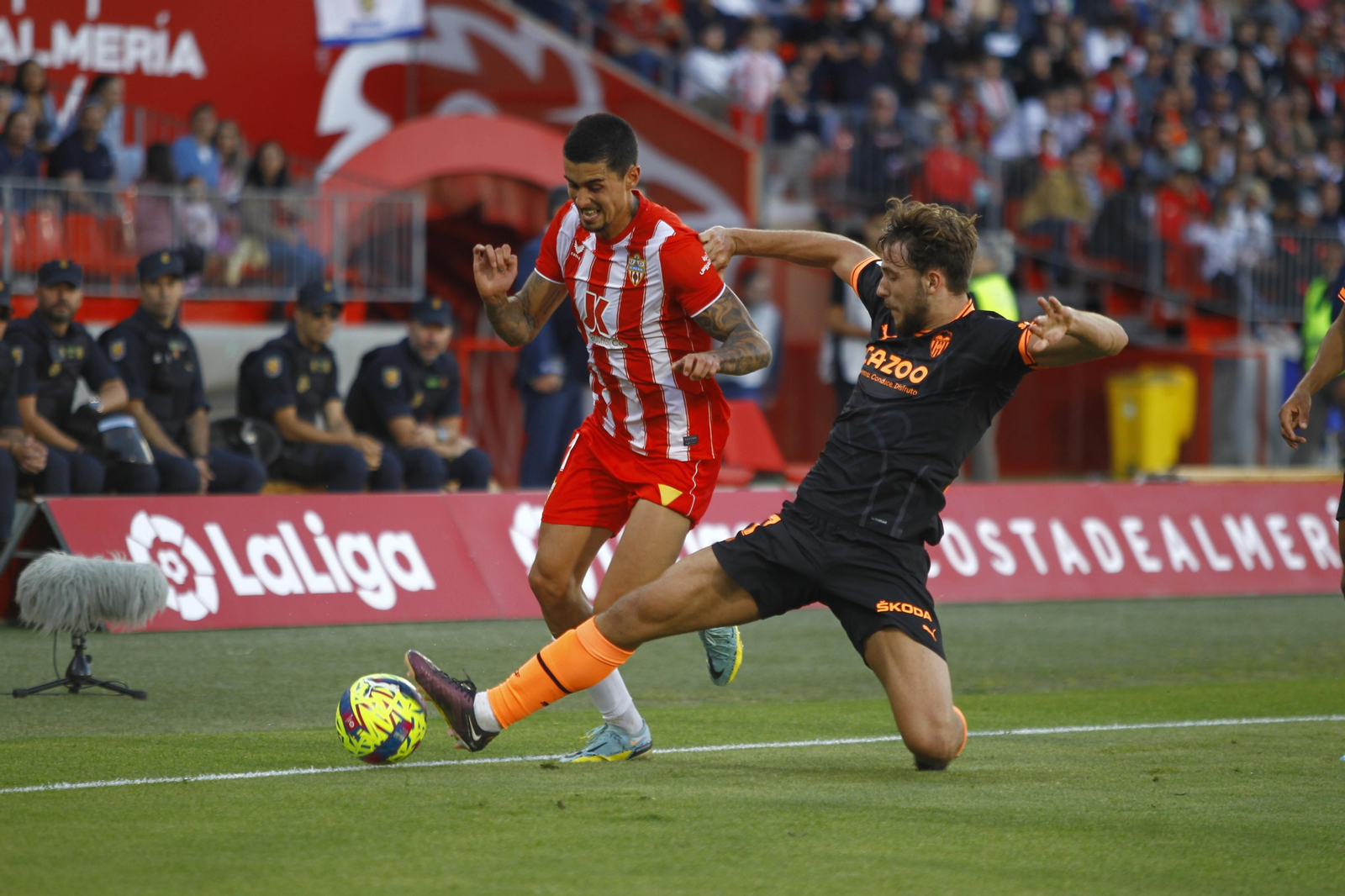 Fotogalería del partido de la Liga Santander, U.D. Almería-Valencia
