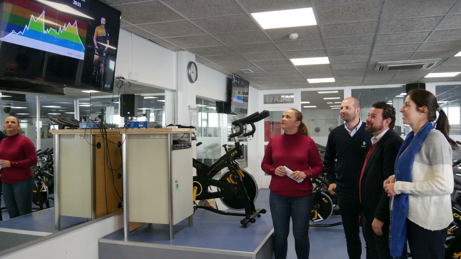 Nueva sala de spinning virtual de la Piscina Municipal de Adra