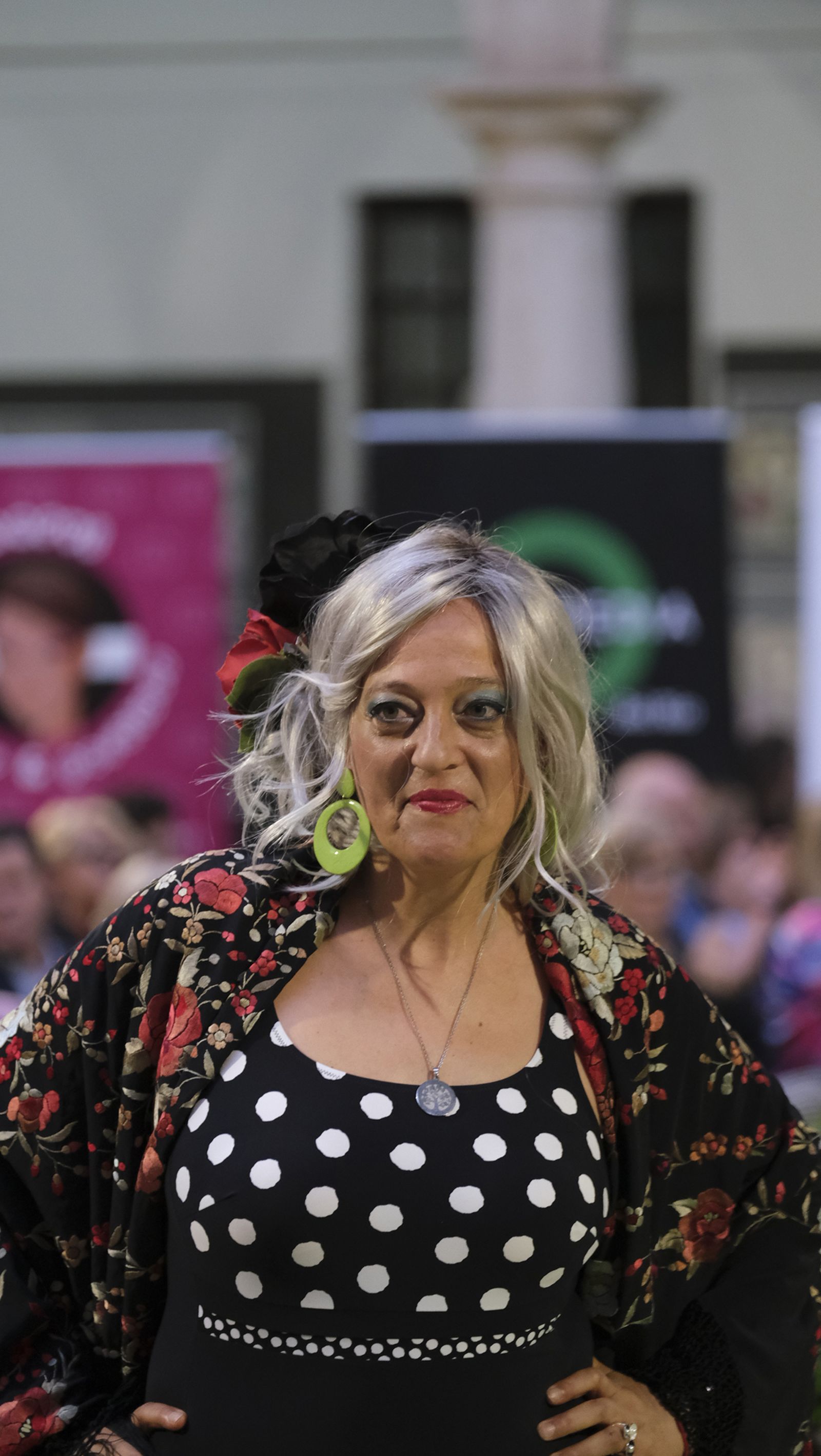 Imágenes del desfile benéfico contra el cáncer, en la Escuela de Artes de Almería
