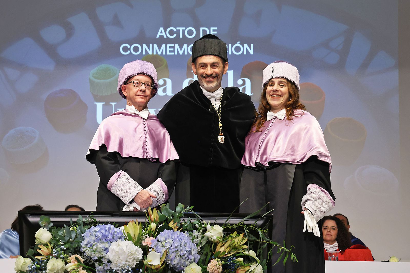 Fotografías de la investidura de los nuevos doctores y doctoras en el acto del 3 de marzo de la universidad de Huelva