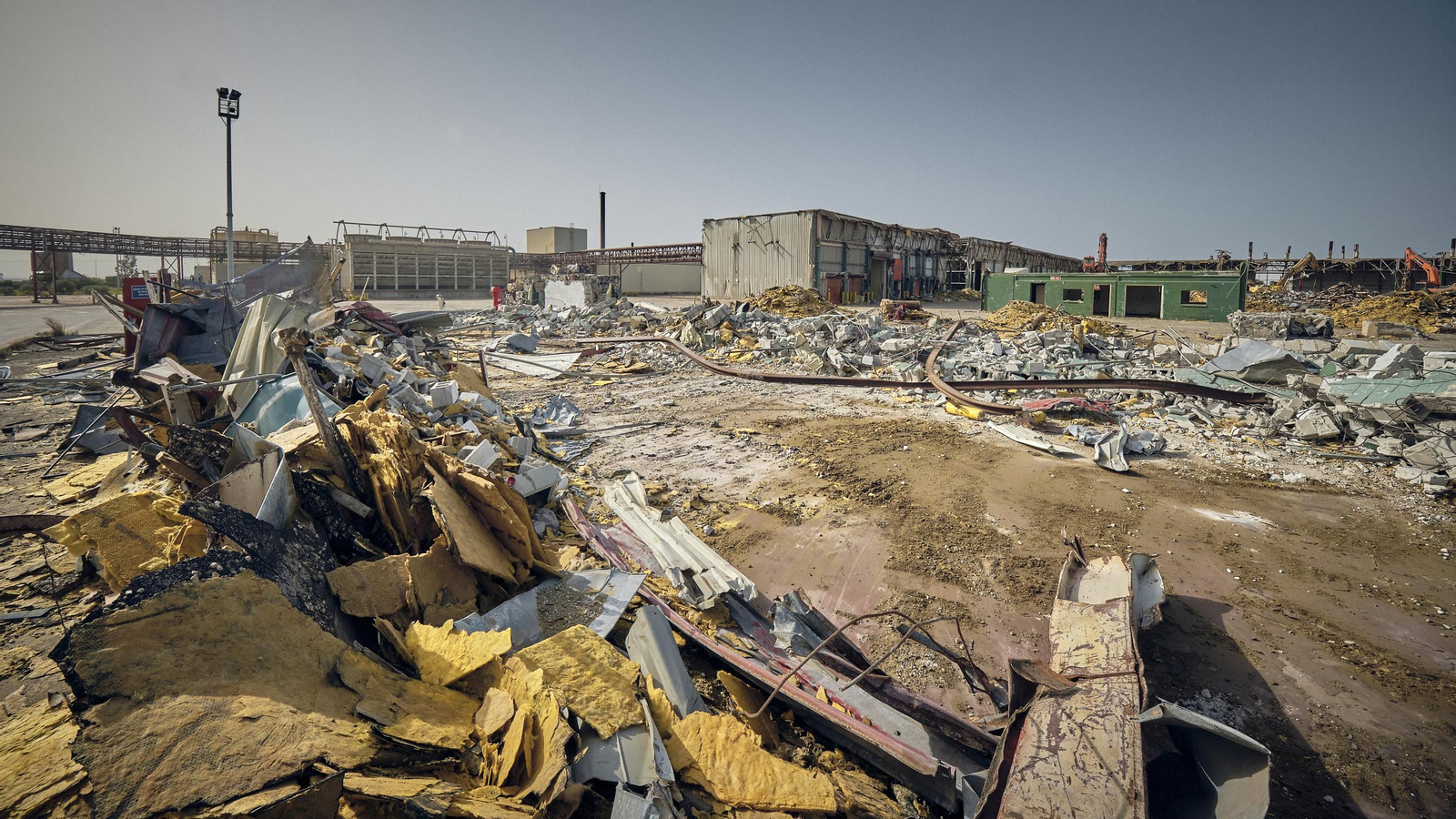 Derribo de la antigua factoría de Delphi.