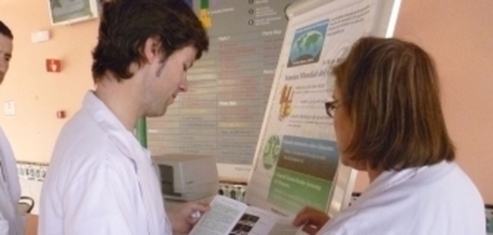 El Hospital de Poniente ofrece consejos e información a sus usuarios con motivo de la Semana Mundial del Glaucoma