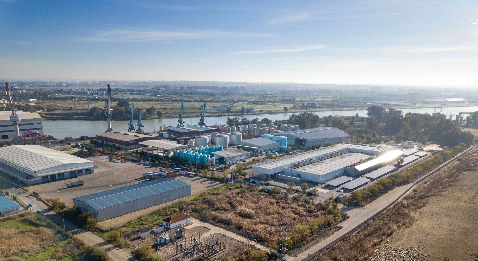 Vista de la Zona Franca del Puerto de Sevilla