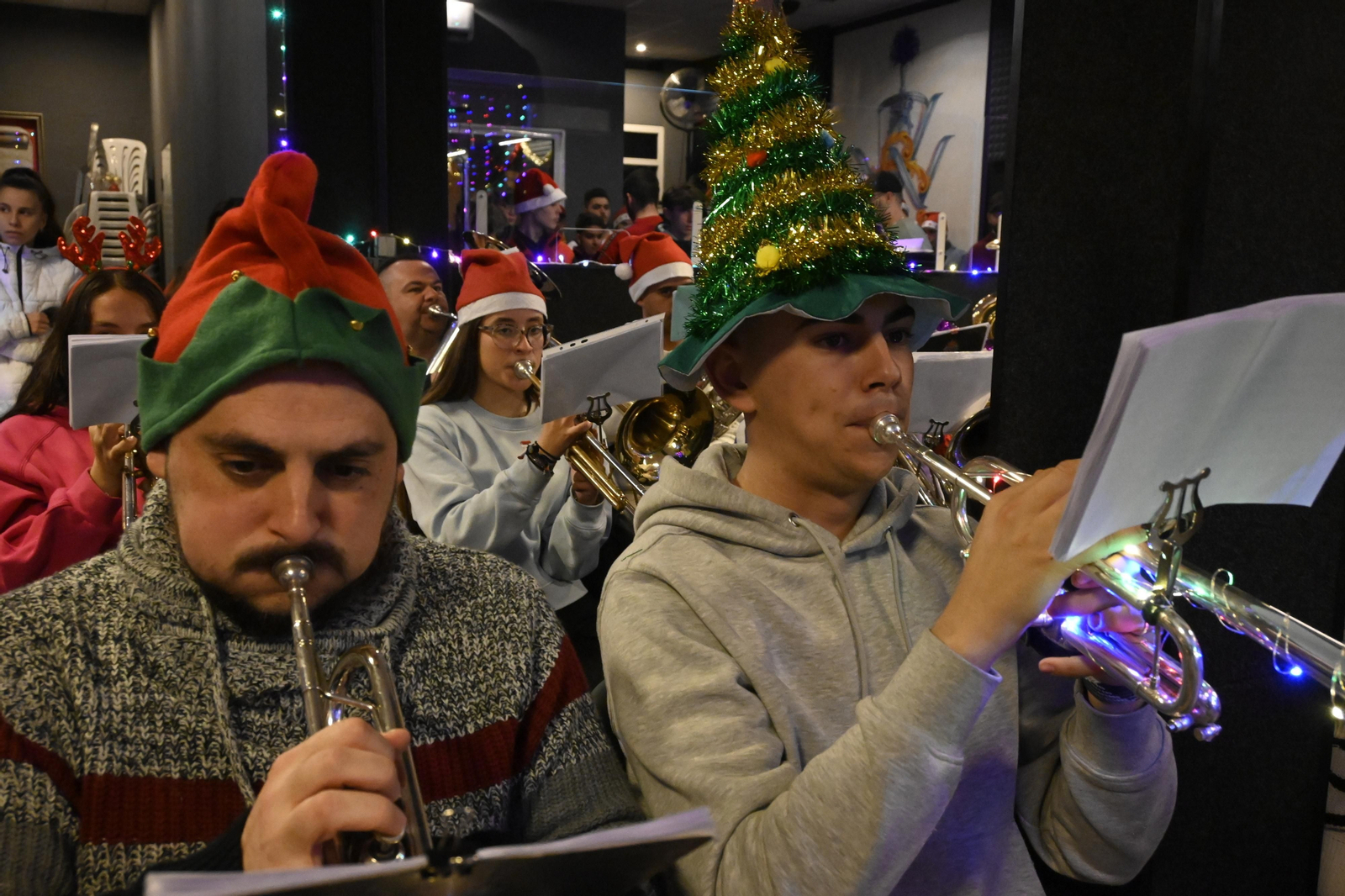 Ensayo preparatorio de la AM Santa Cruz para la cabalgata de Reyes Magos, en Imágenes