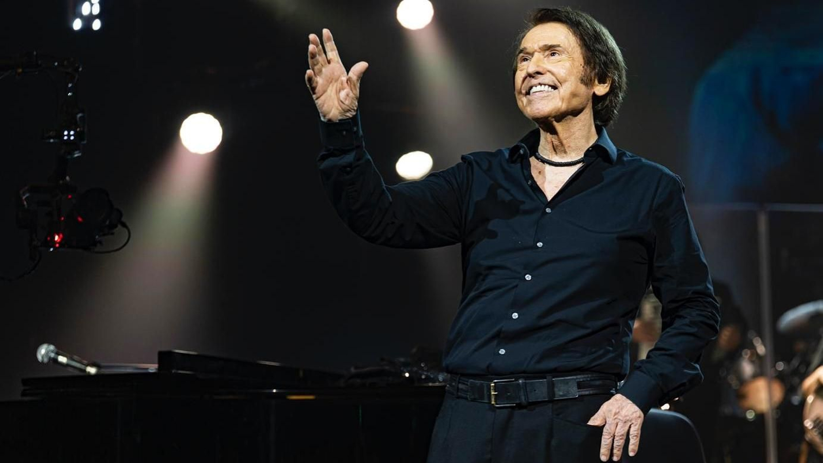 El aclamado artista con raíces en Linares, Raphael, vuelve en concierto a la capital este mes de noviembre.