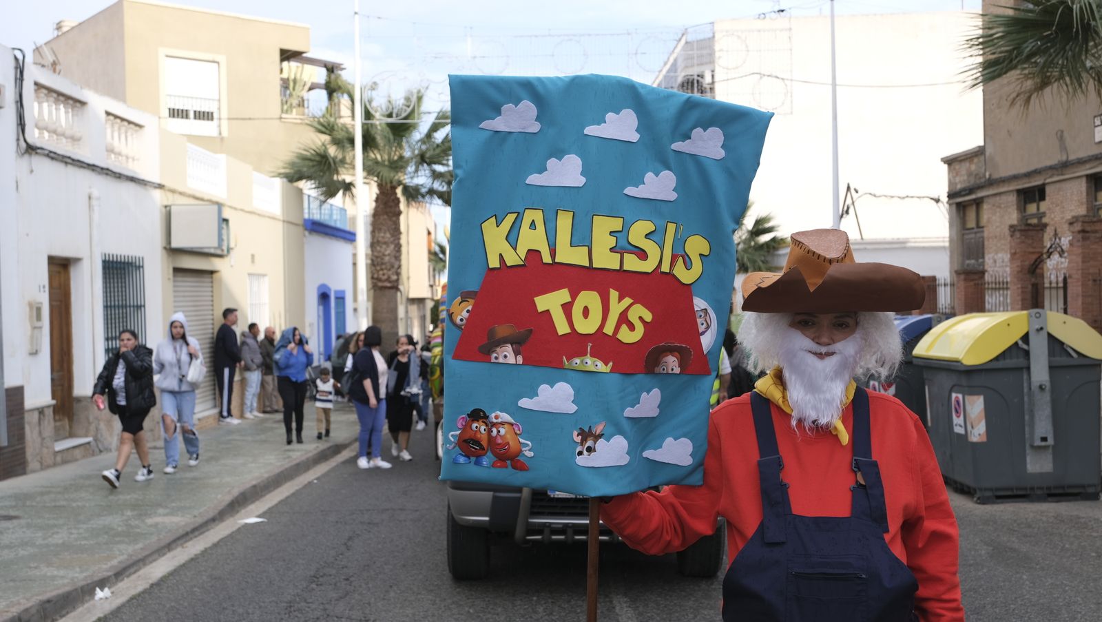 Imágenes de las carrozas de la Fiestas de San José de Benahadux