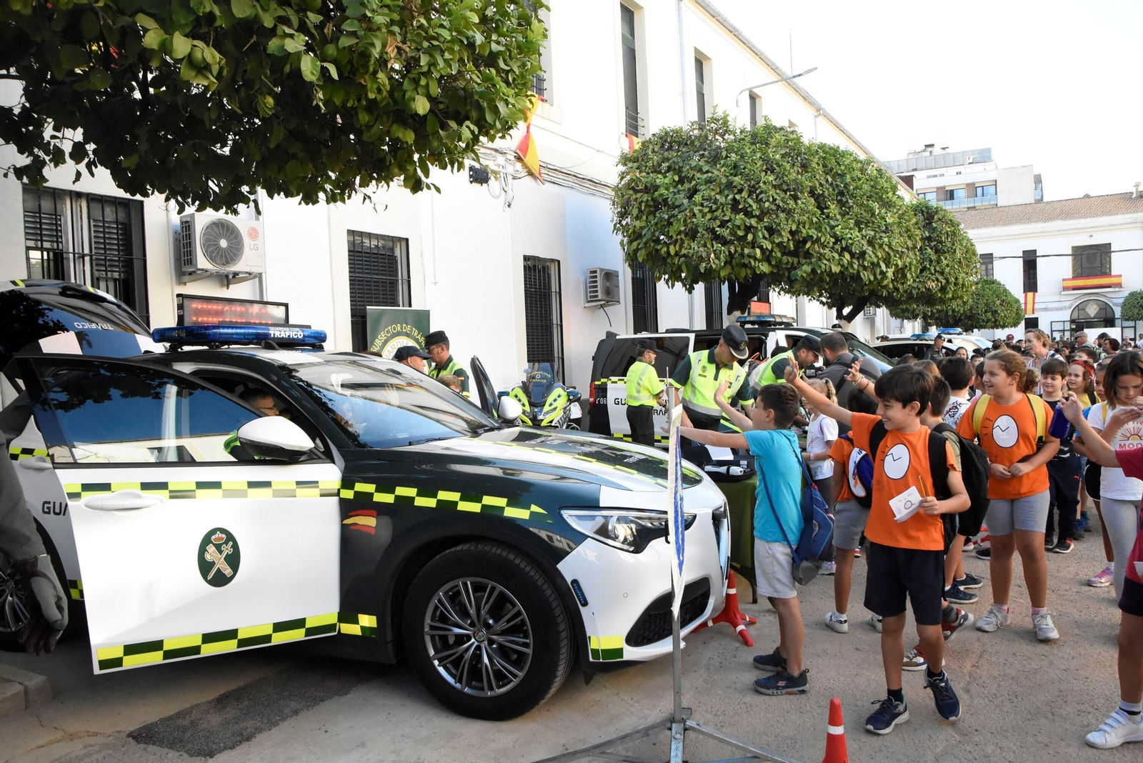 En imágenes, el día de puertas abiertas en la Comandancia de la Guardia Civil en Córdoba