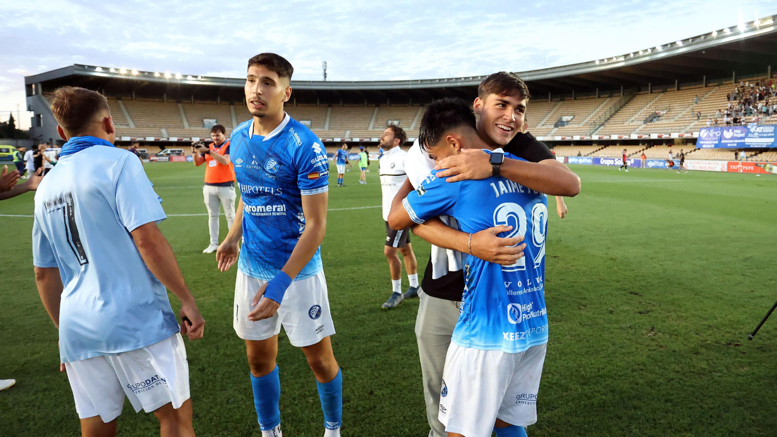 Imágenes de la victoria del Xerez DFC contra el Ceuta B en la fase de ascenso