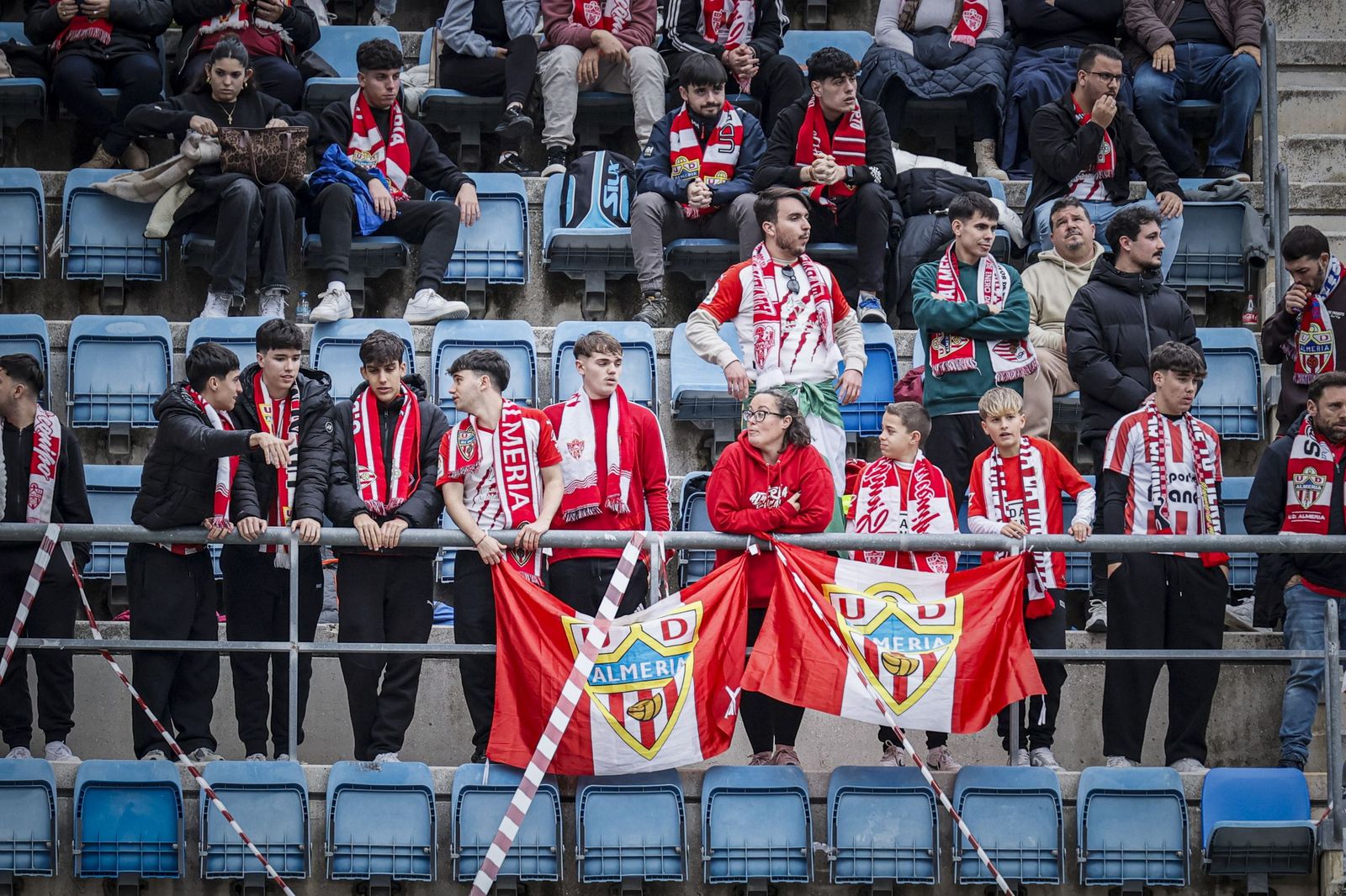 Búscate entre las imágenes del partido de fútbol Cádiz CF - UD Almería