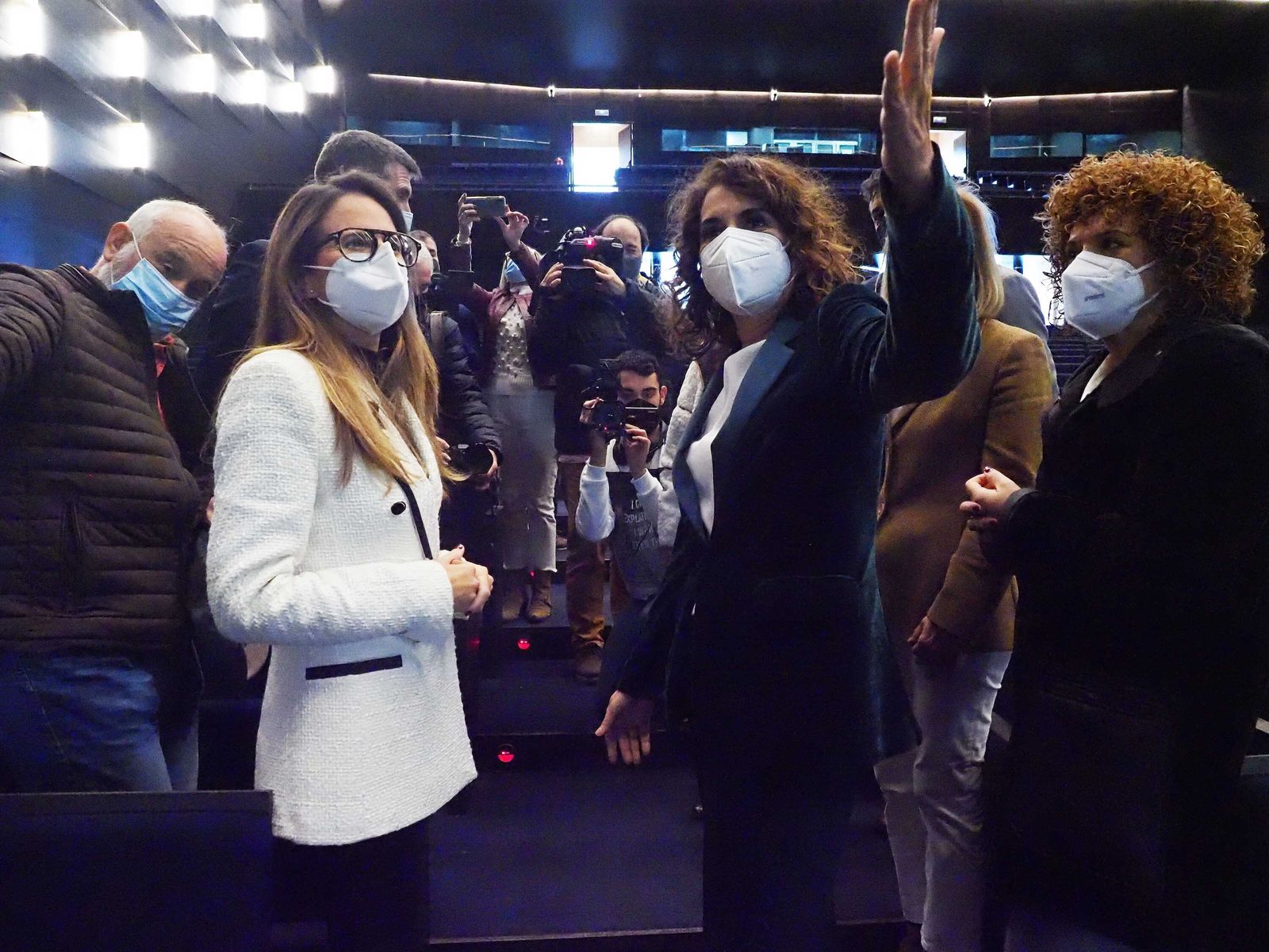 La ministra de Hacienda visita el CECA junto con la alcaldesa de Ayamonte y la presidenta de la Diputación de Huelva