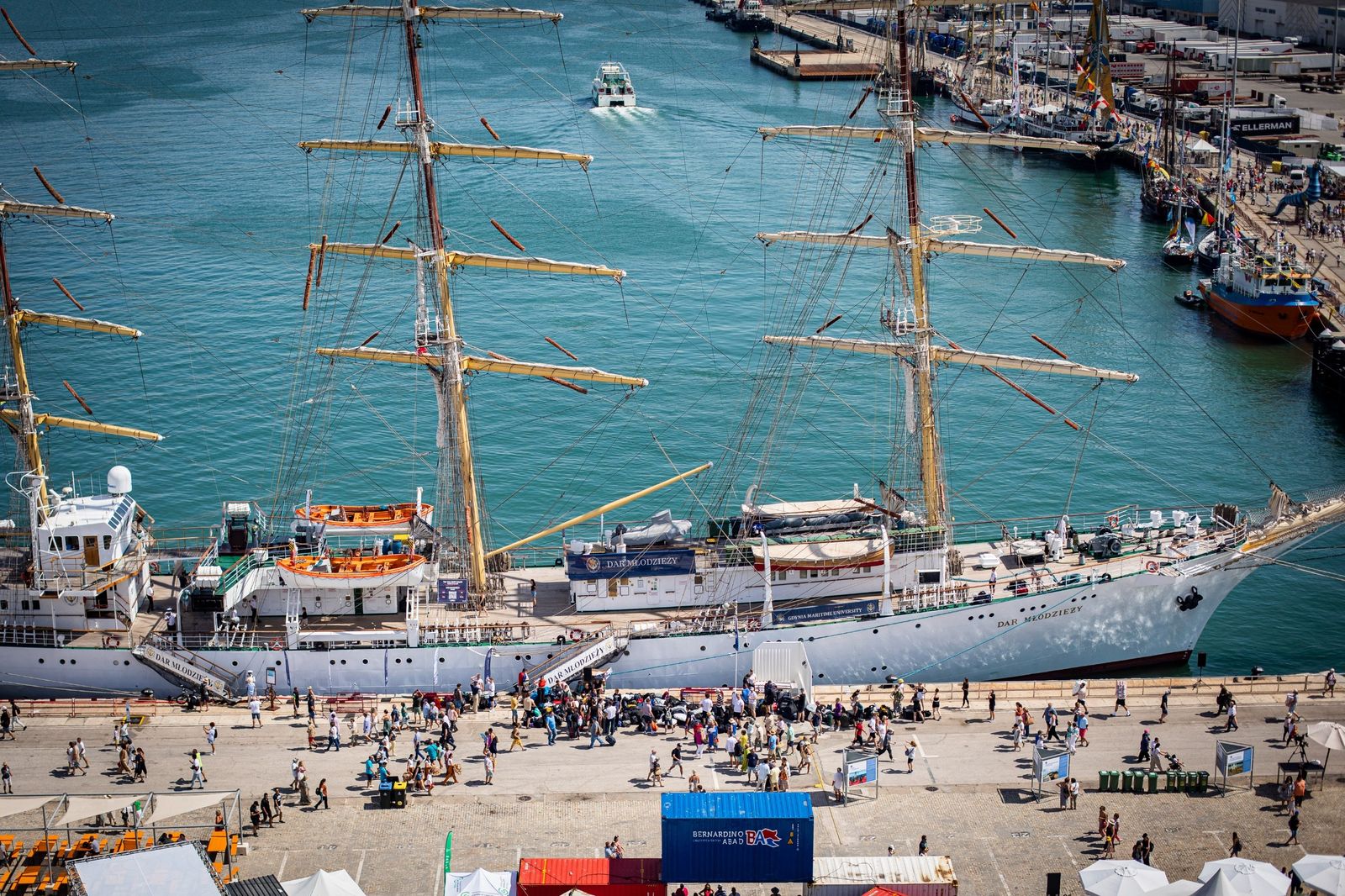 Las imágenes de la Gran Regata 2023 de Cádiz, desde el cielo
