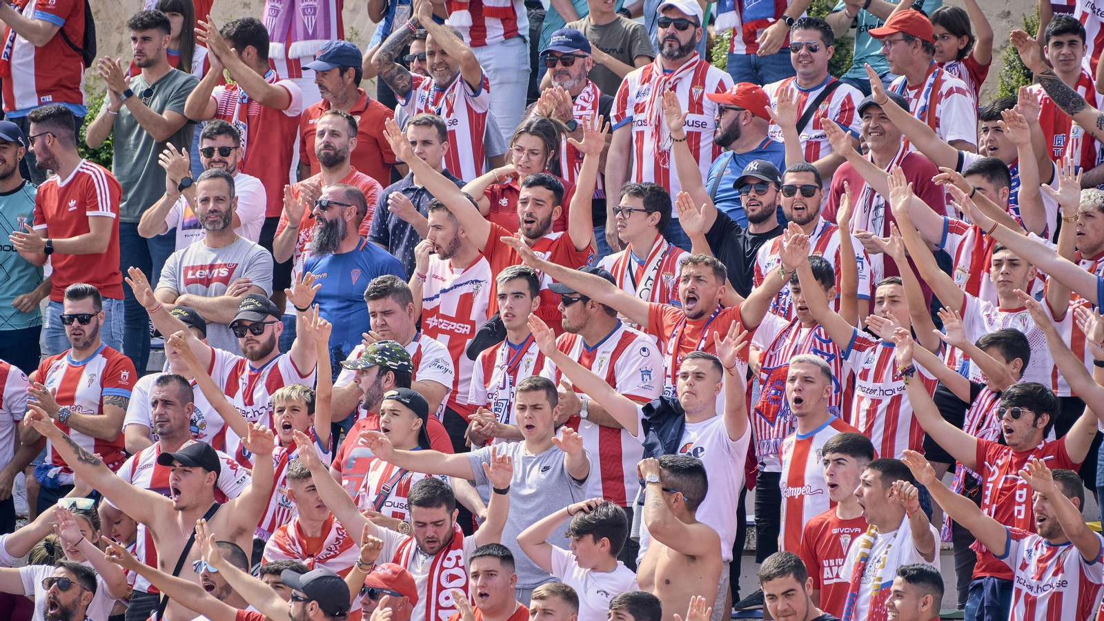 Las fotos de la afición del Algeciras en San Fernando