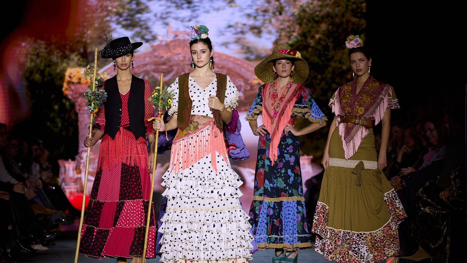 El desfile de Hermandad del Rocio de Sevilla en We Love Flamenco 2026.
