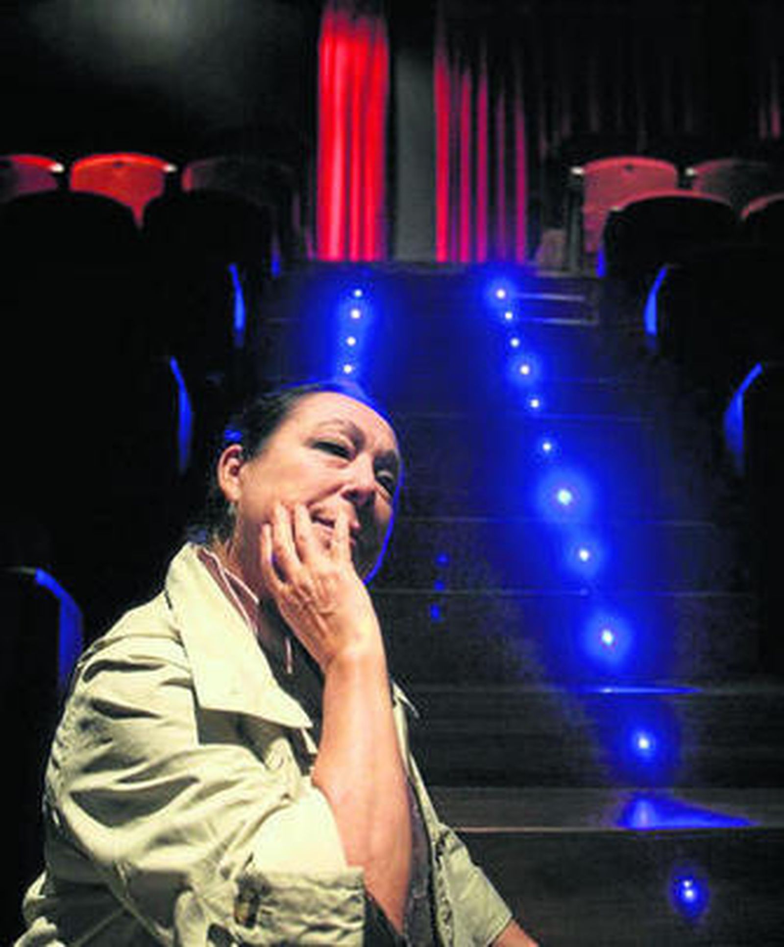 La coreógrafa posaba ayer en el nuevo Teatro Arteria Paralel.