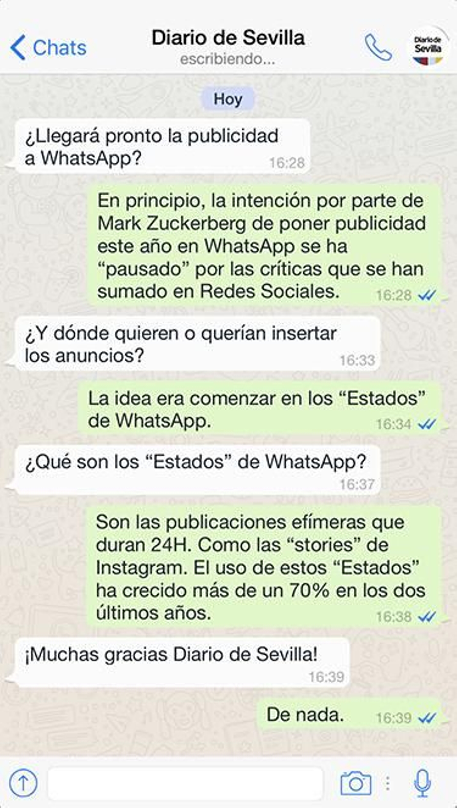 Simulación de conversación en WhatsApp.