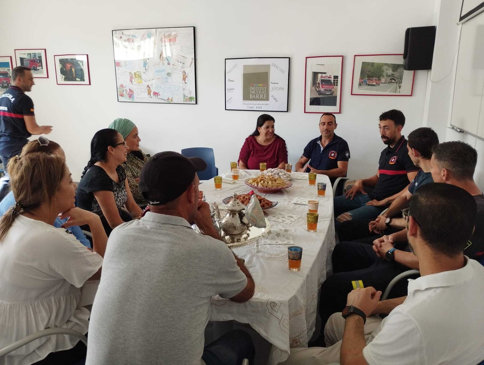 La Asociación de Marroquíes en Almuñécar agradece a los Bomberos sexitanos las tareas de búsqueda de supervivientes tras el terremoto