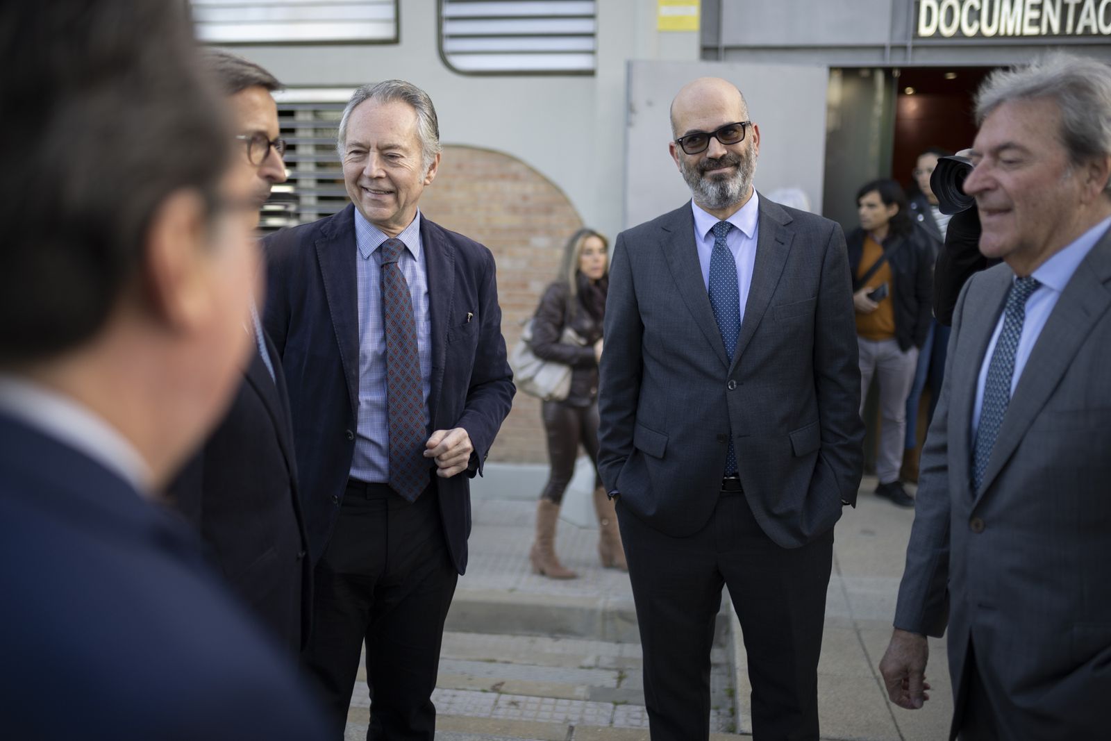 Imágenes de la recepción de los invitados al desayuno-coloquio con Jorge Paradela en el Foro Joly Andalucía