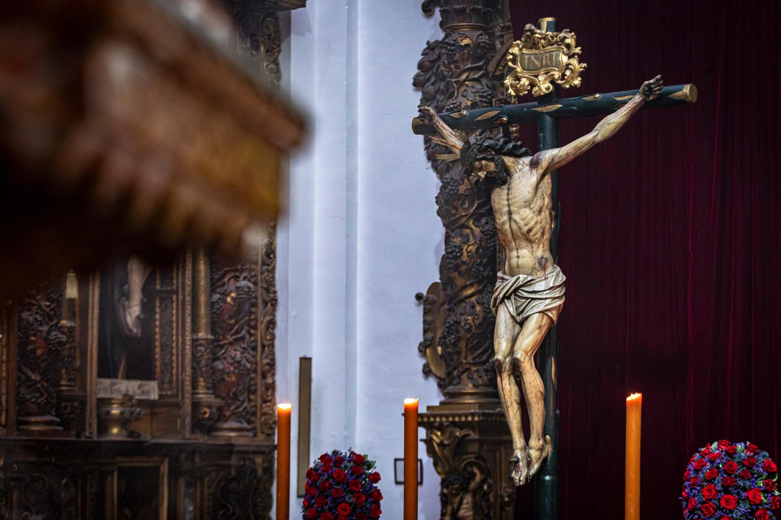 Las imágenes de la veneración del Cirsode Piedad antes de su restauración