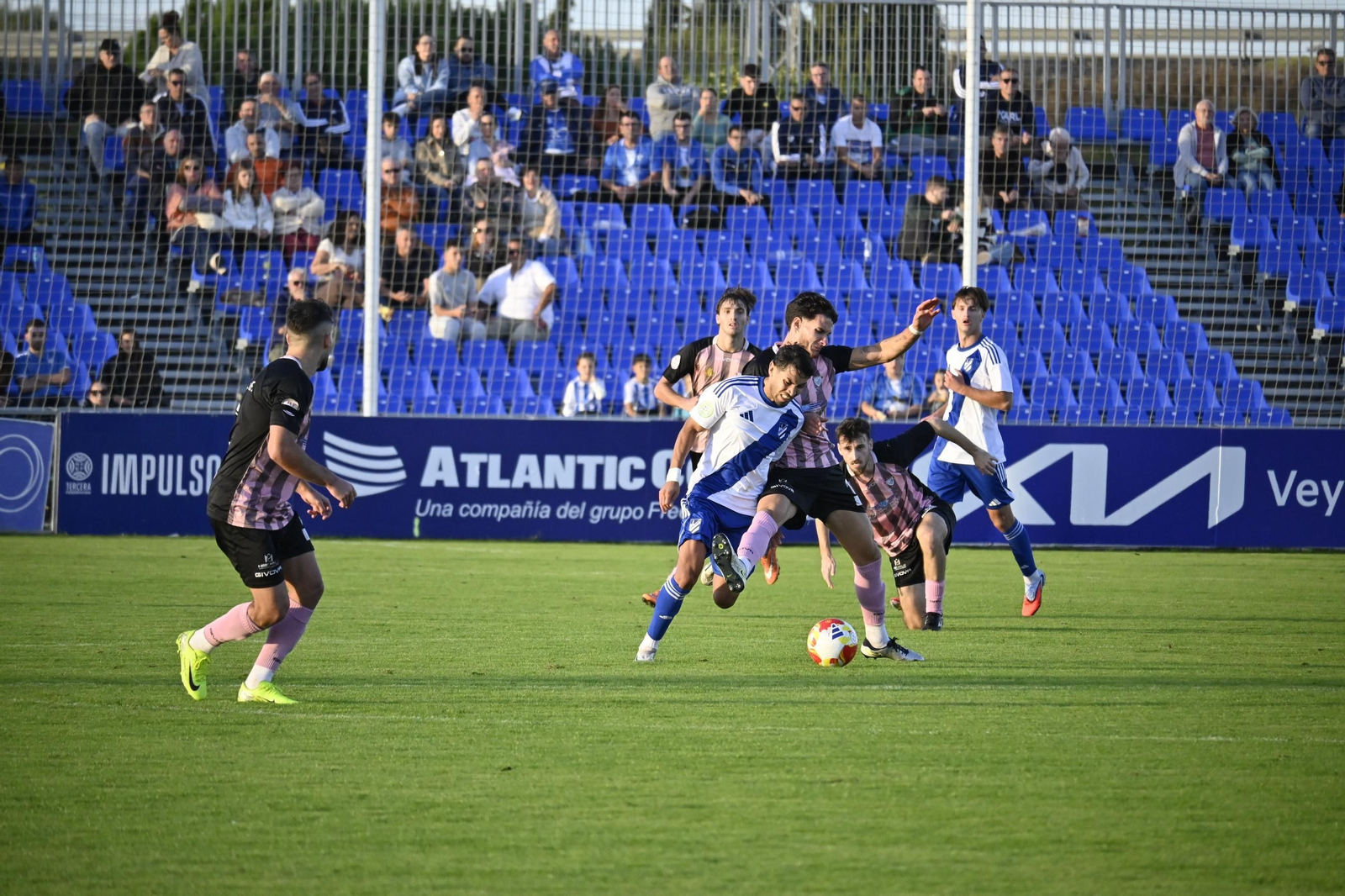 Las mejores imágenes del Atlético Onubense - Bollullos