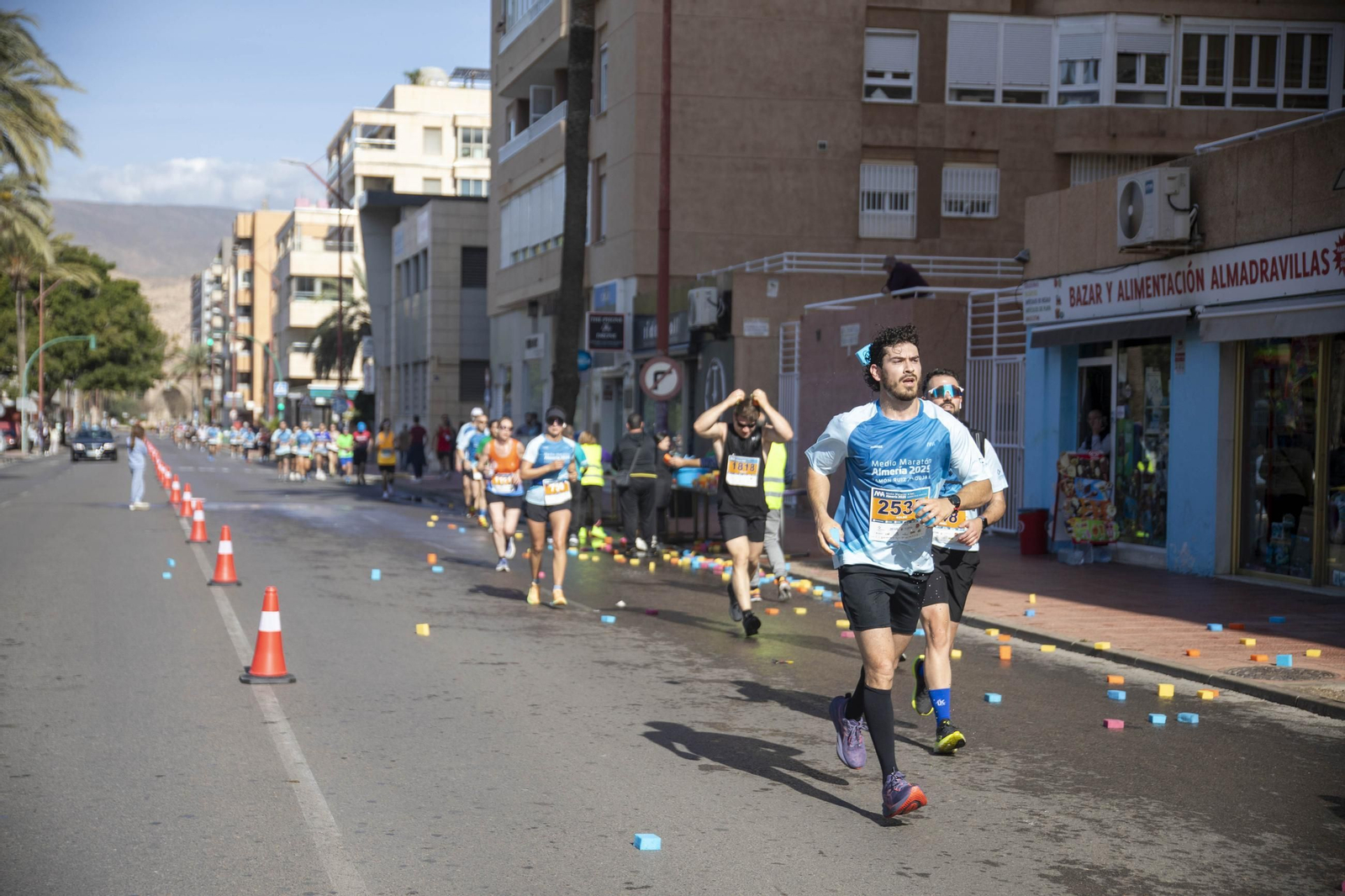 El Medio Maratón de Almería 2025, en imágenes