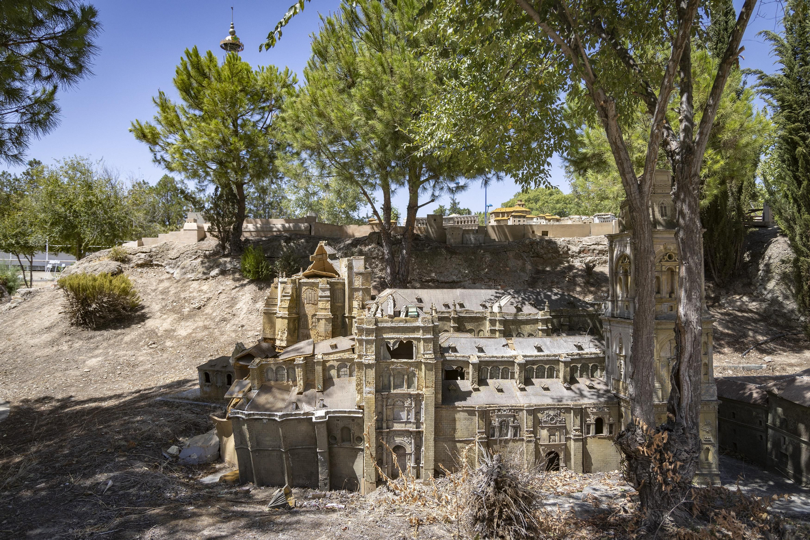 El lamentable estado de conservación de 'Andalucía de los Niños', en fotos