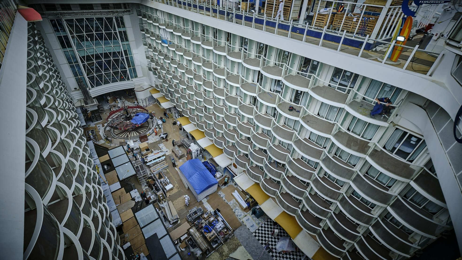 Obras en el buque 'Oasis of the Seas' Obras en el buque 'Oasis of the Seas'