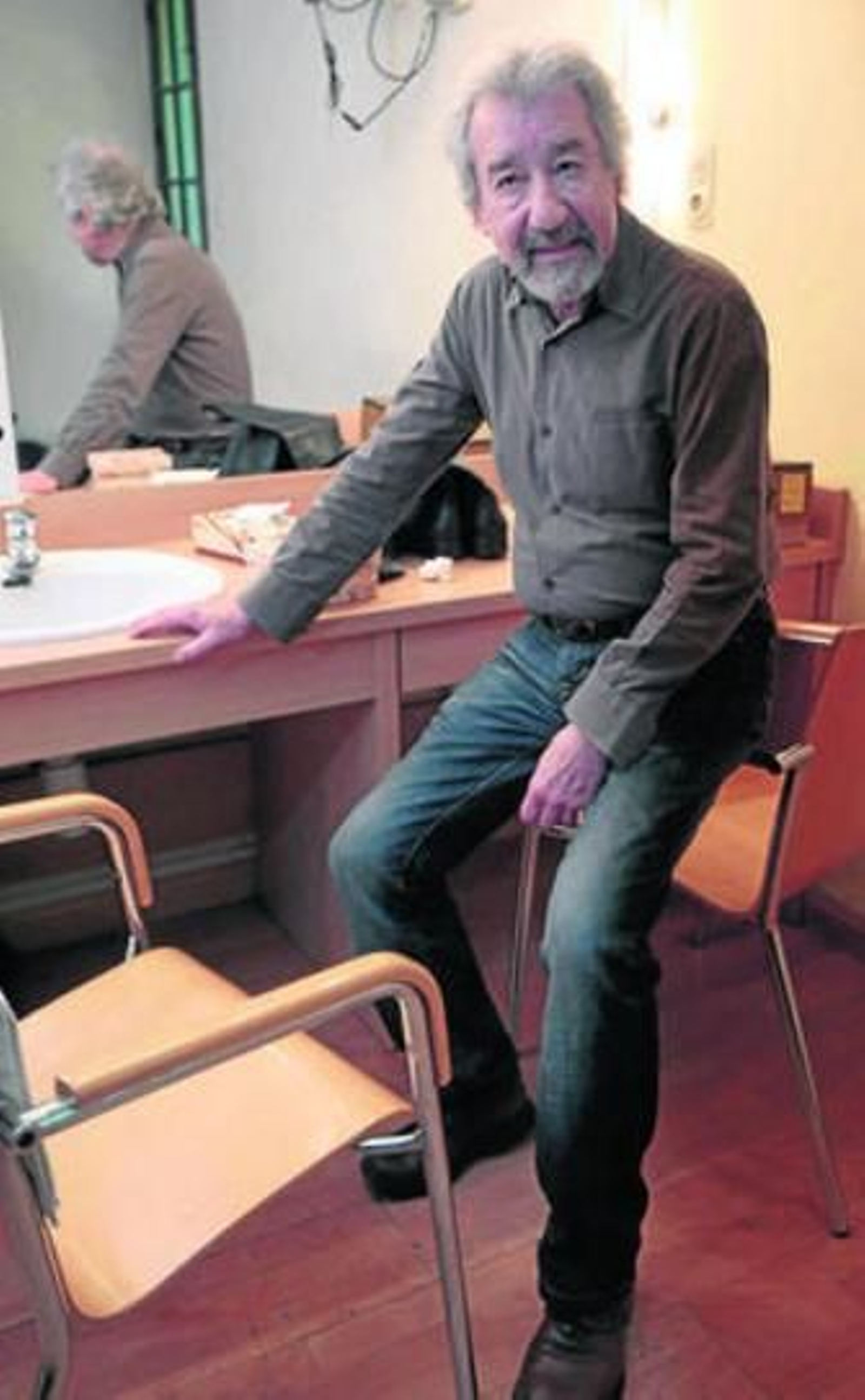 José Sacristán, ayer, en su camerino del Teatro Lope de Vega.