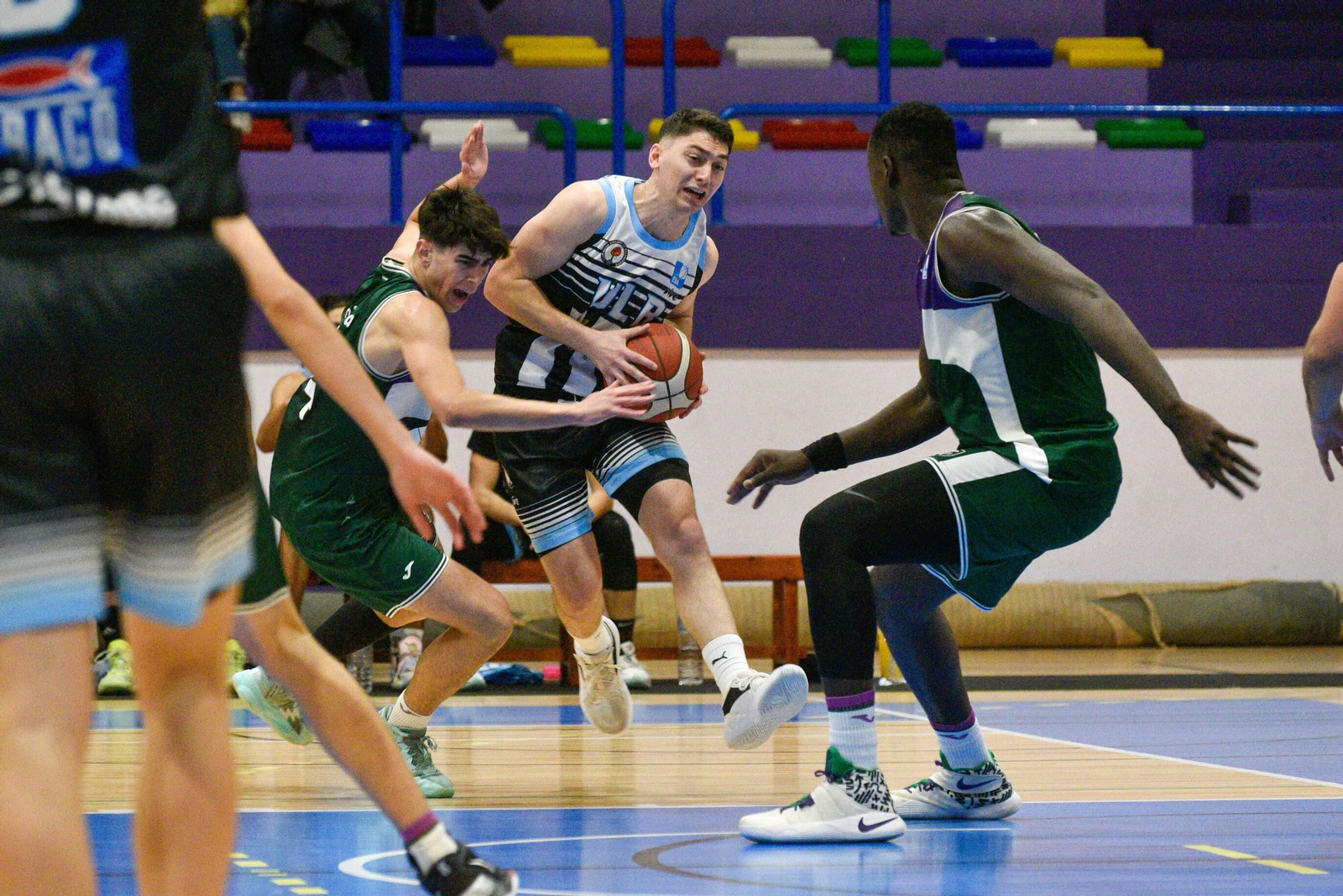 El Unicaja de EBA gana en la línea