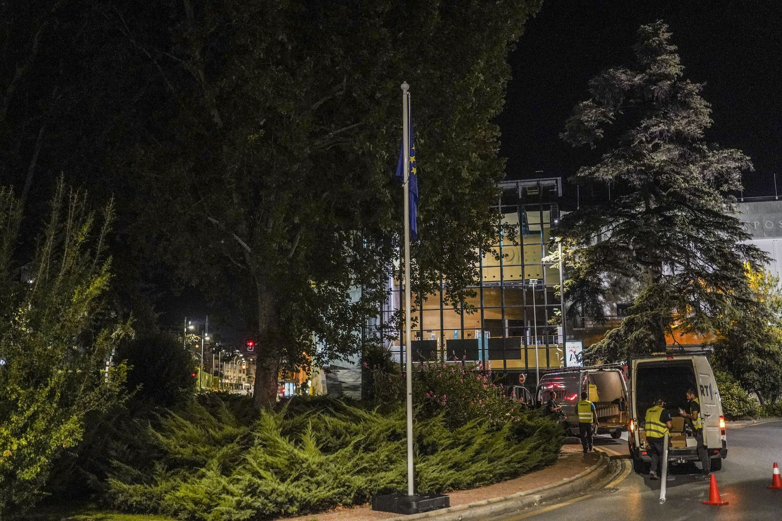 La bandera de la UE ya luce en Granada