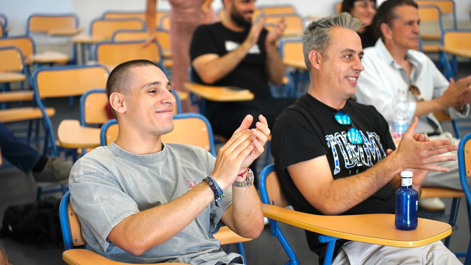 Fotos de la presentación de la campaña de abonados del Algeciras C.F en la Escuela de Arte de Algeciras