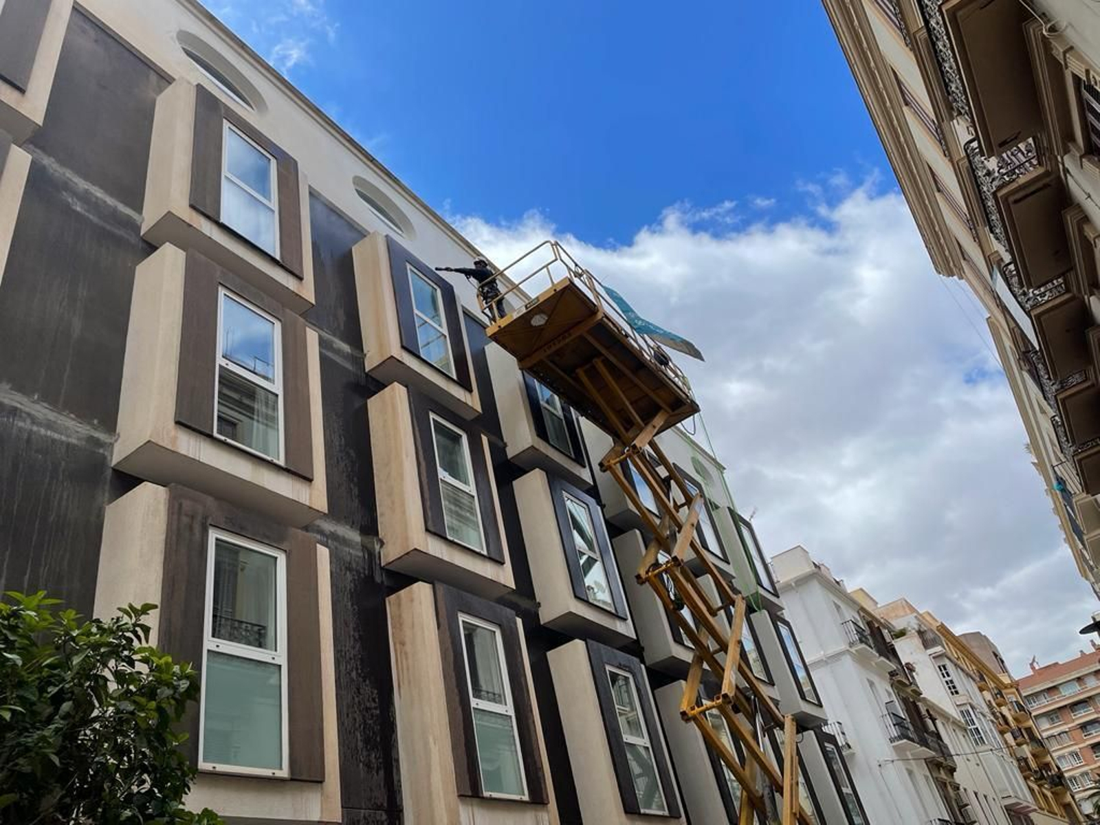 Así están los edificios de Málaga un mes después de la calima