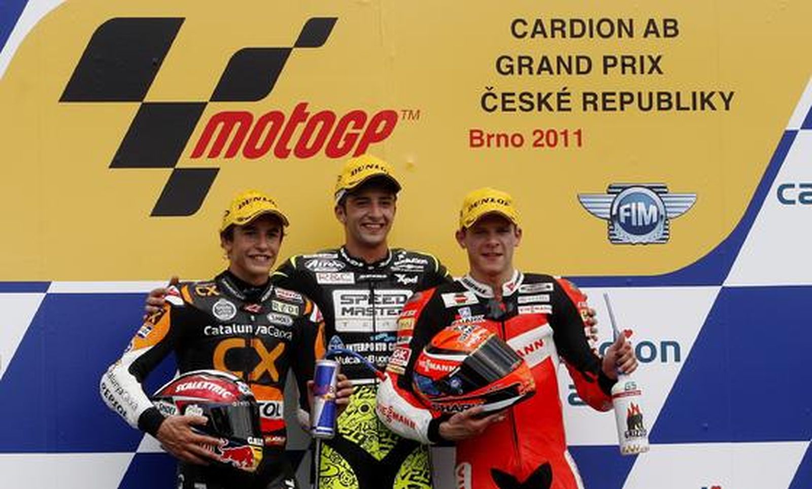 Iannone se cuela por delante de Marc Márquez y Bradl en Moto2. / EFE